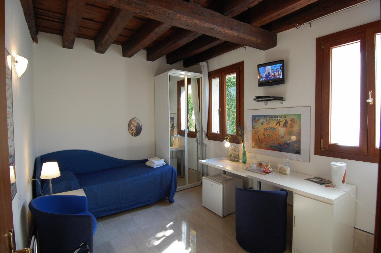 Single Room photo 1
