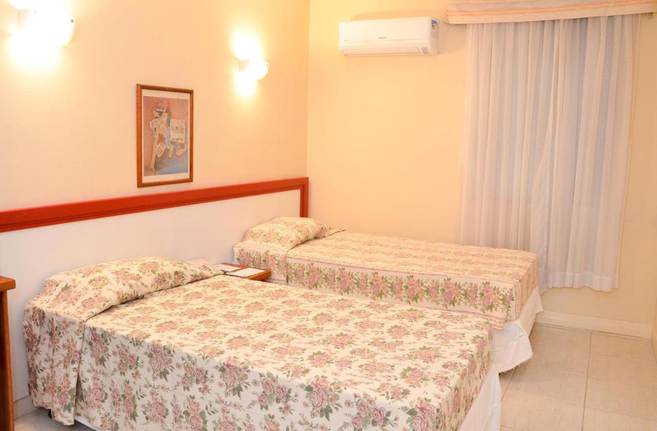 Fast10 Embaixador Hotel — Economy Twin Room