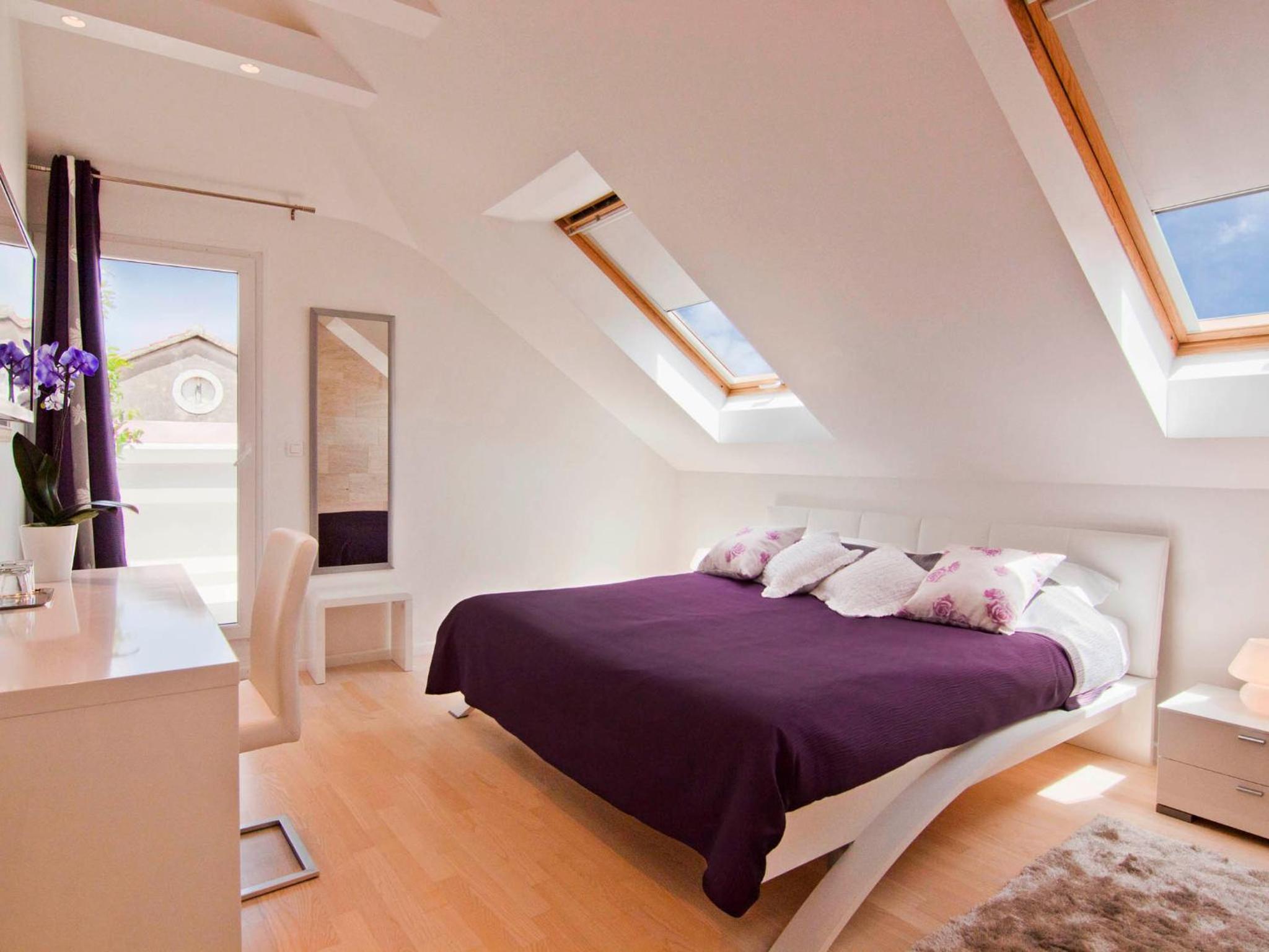 Deluxe Double Room with Balcony photo 2