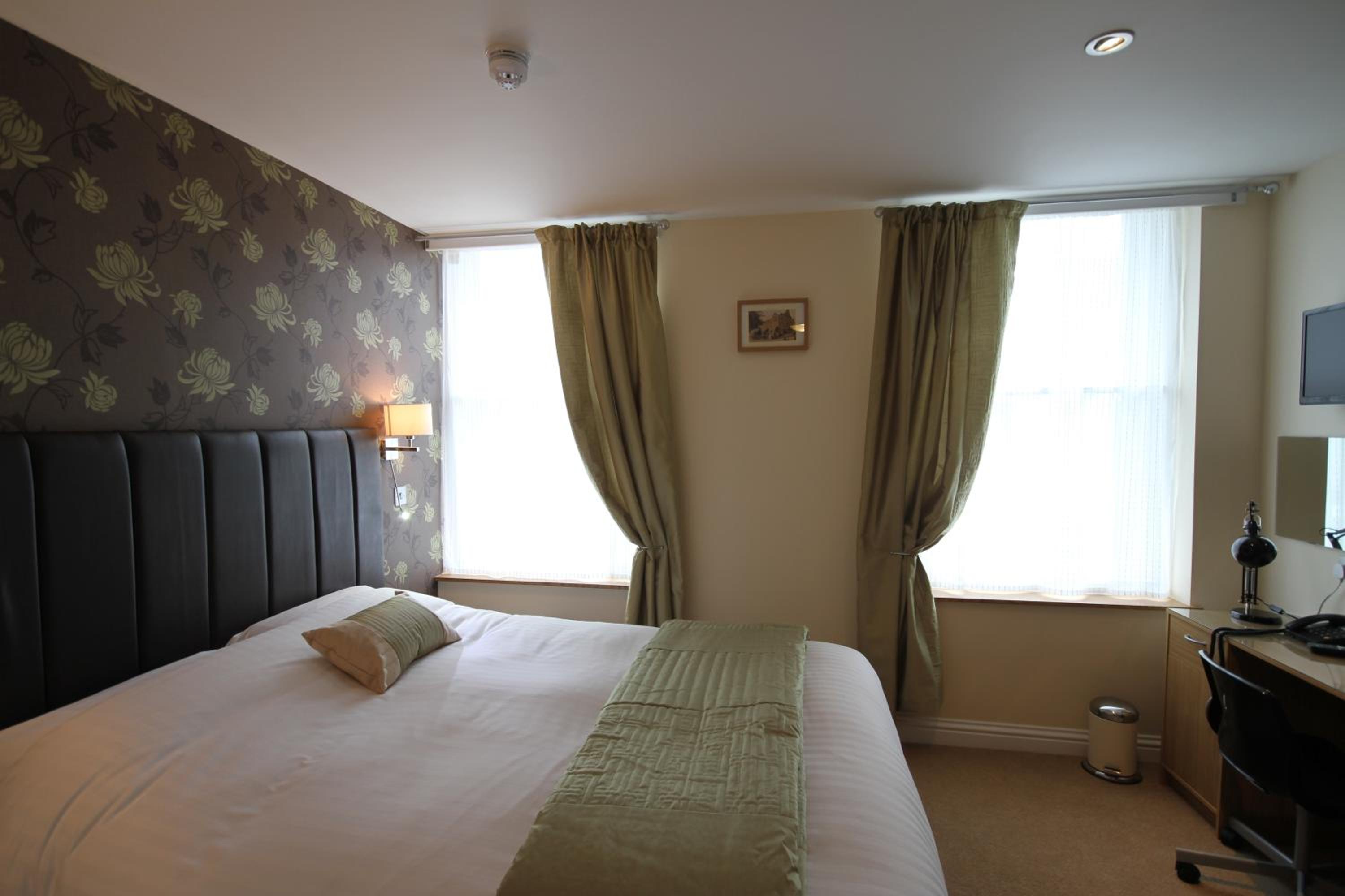 Deluxe King Room photo 2