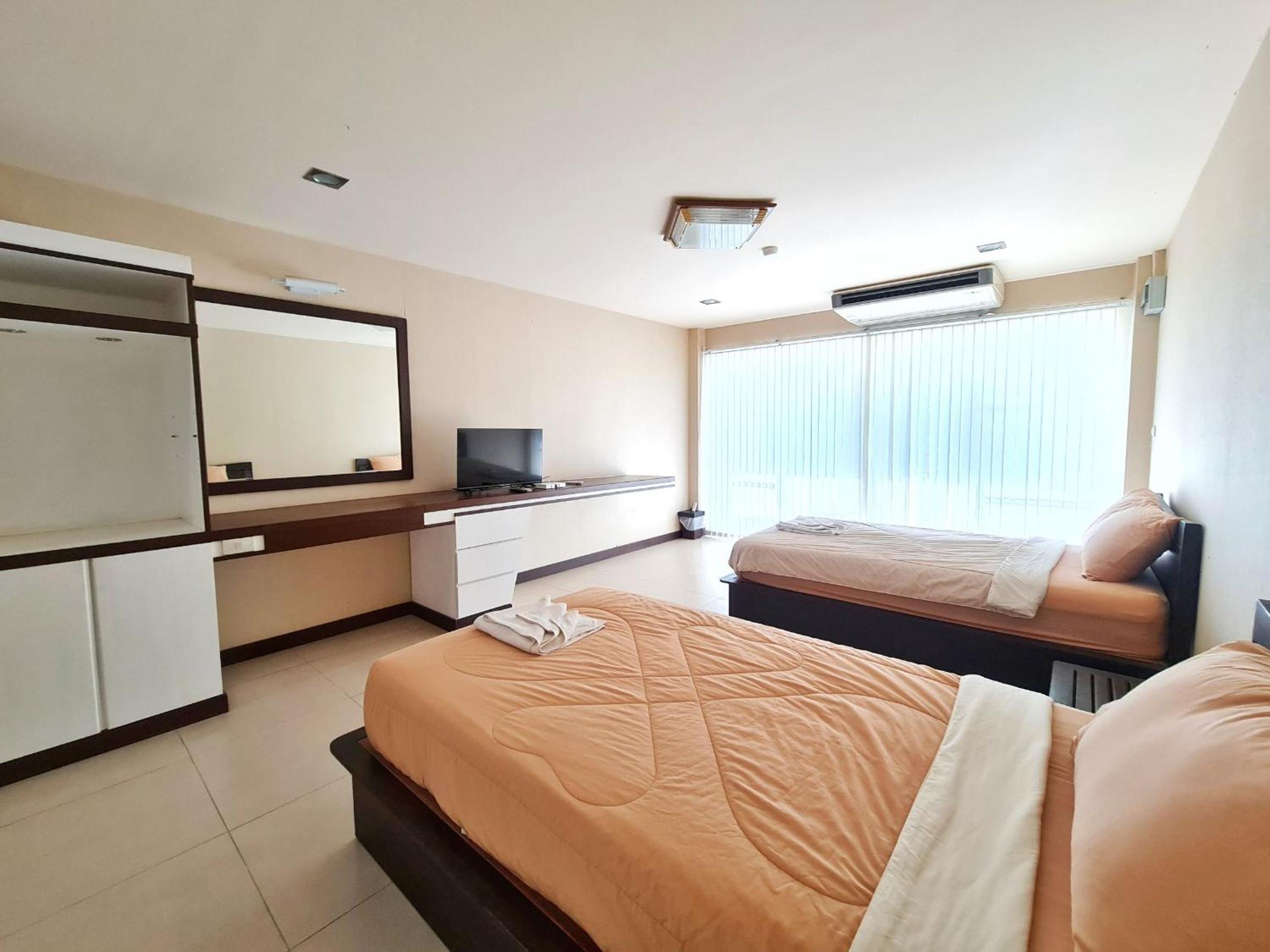 Deluxe Twin Room with Mountain View photo 1