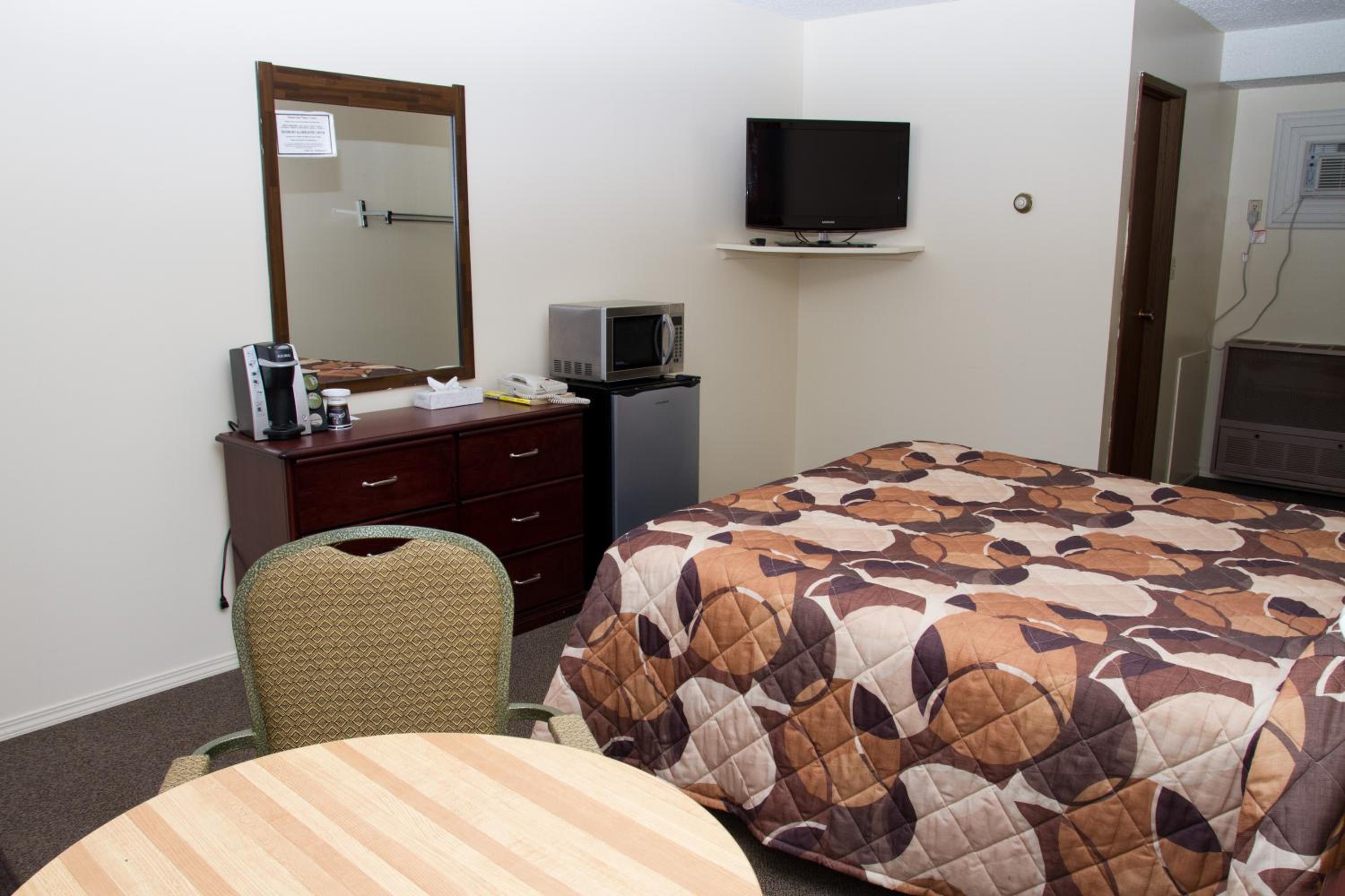 Deluxe Queen Room