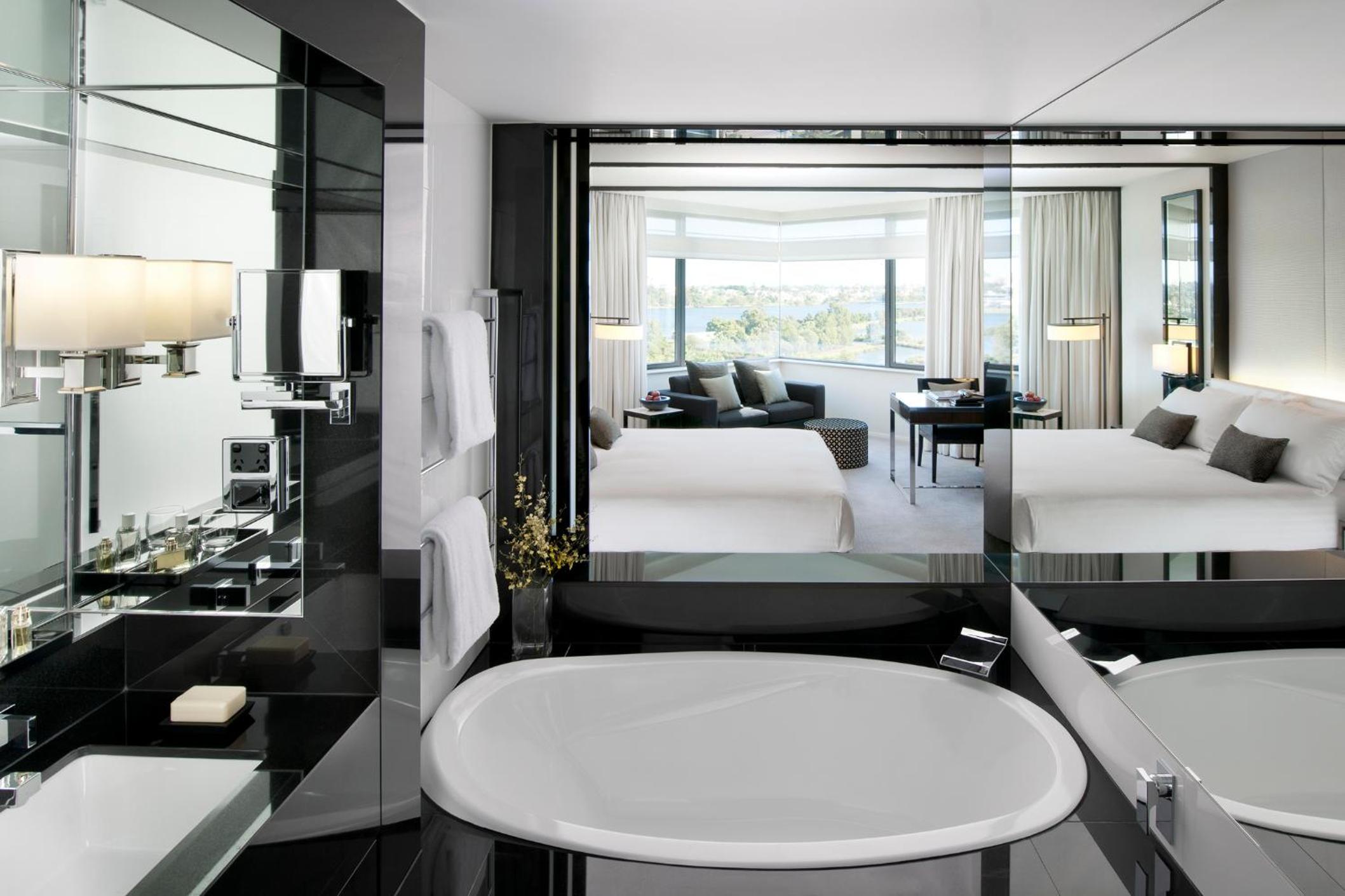 Luxe King Room  photo 2