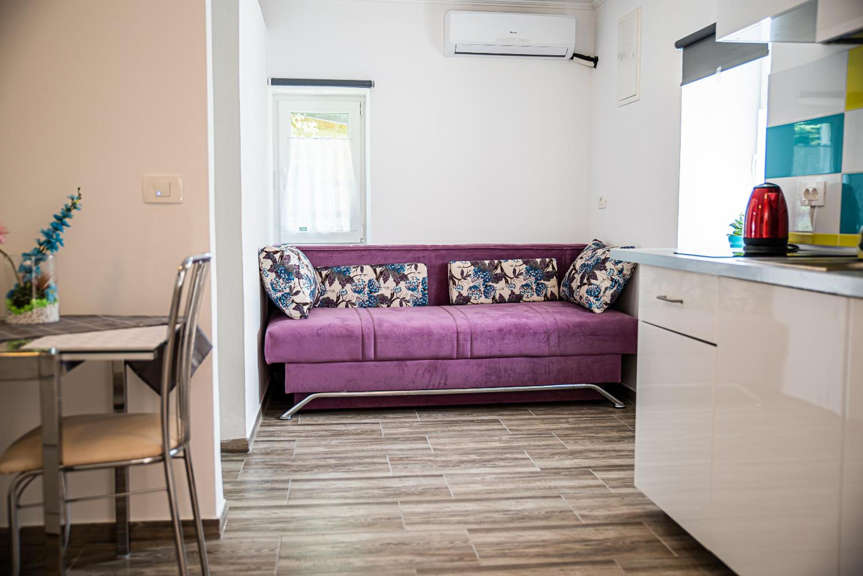 Studio Apartment photo 1