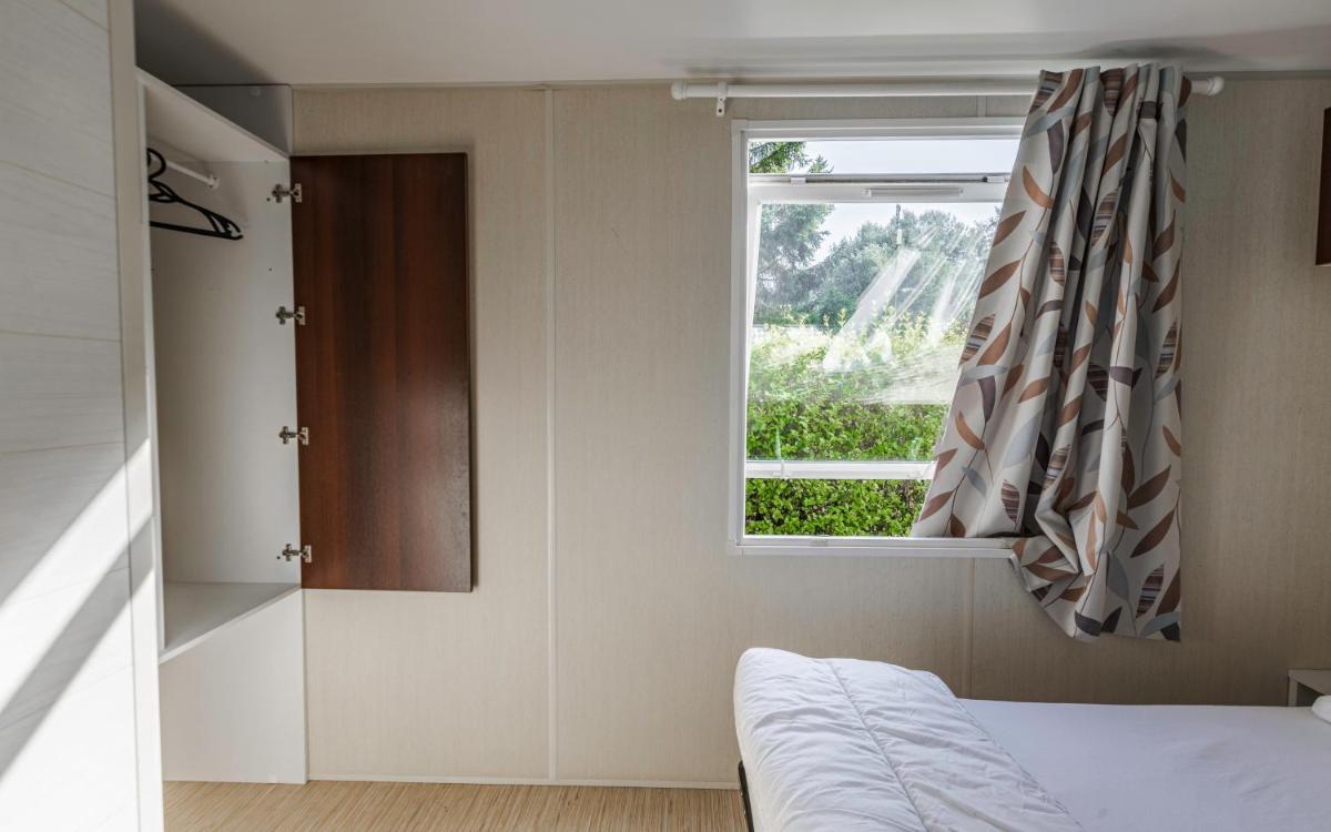 Two-Bedroom Bungalow - Photo 15
