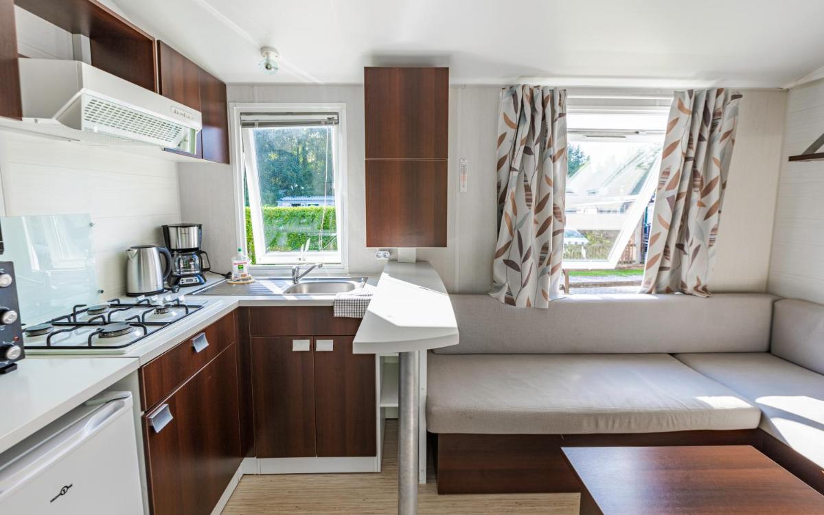 Two-Bedroom Bungalow - Photo 4