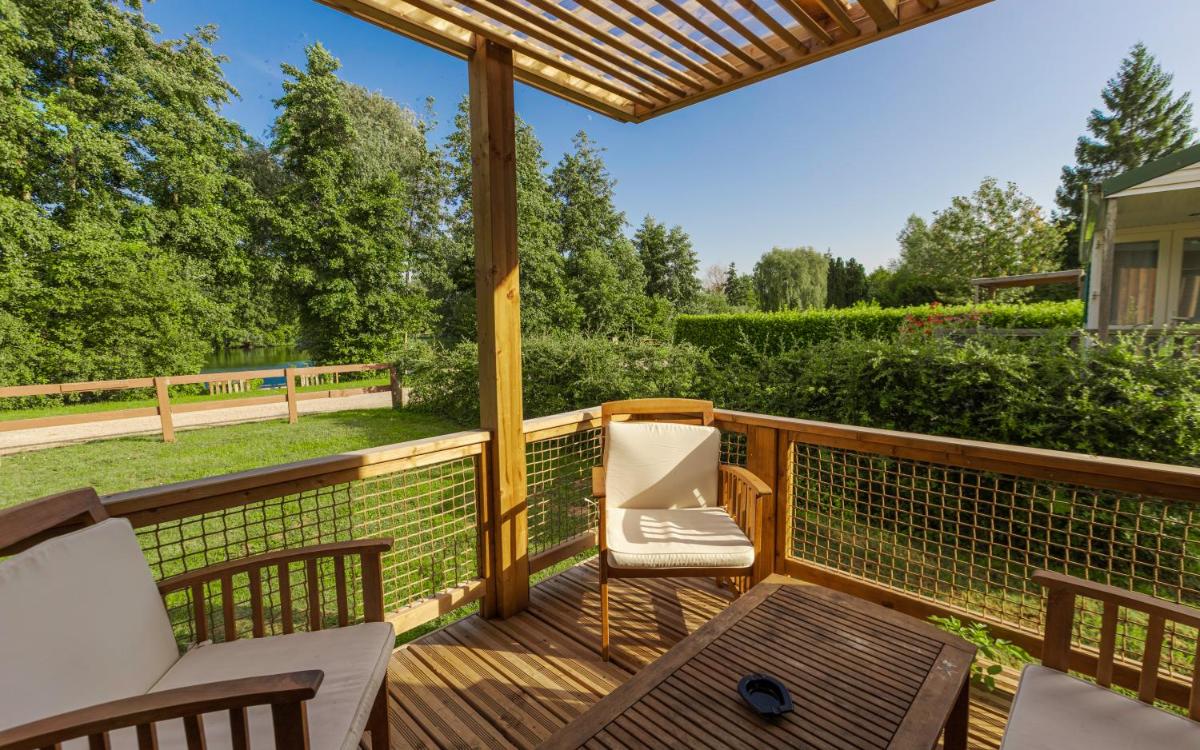Two-Bedroom Chalet - Photo 11