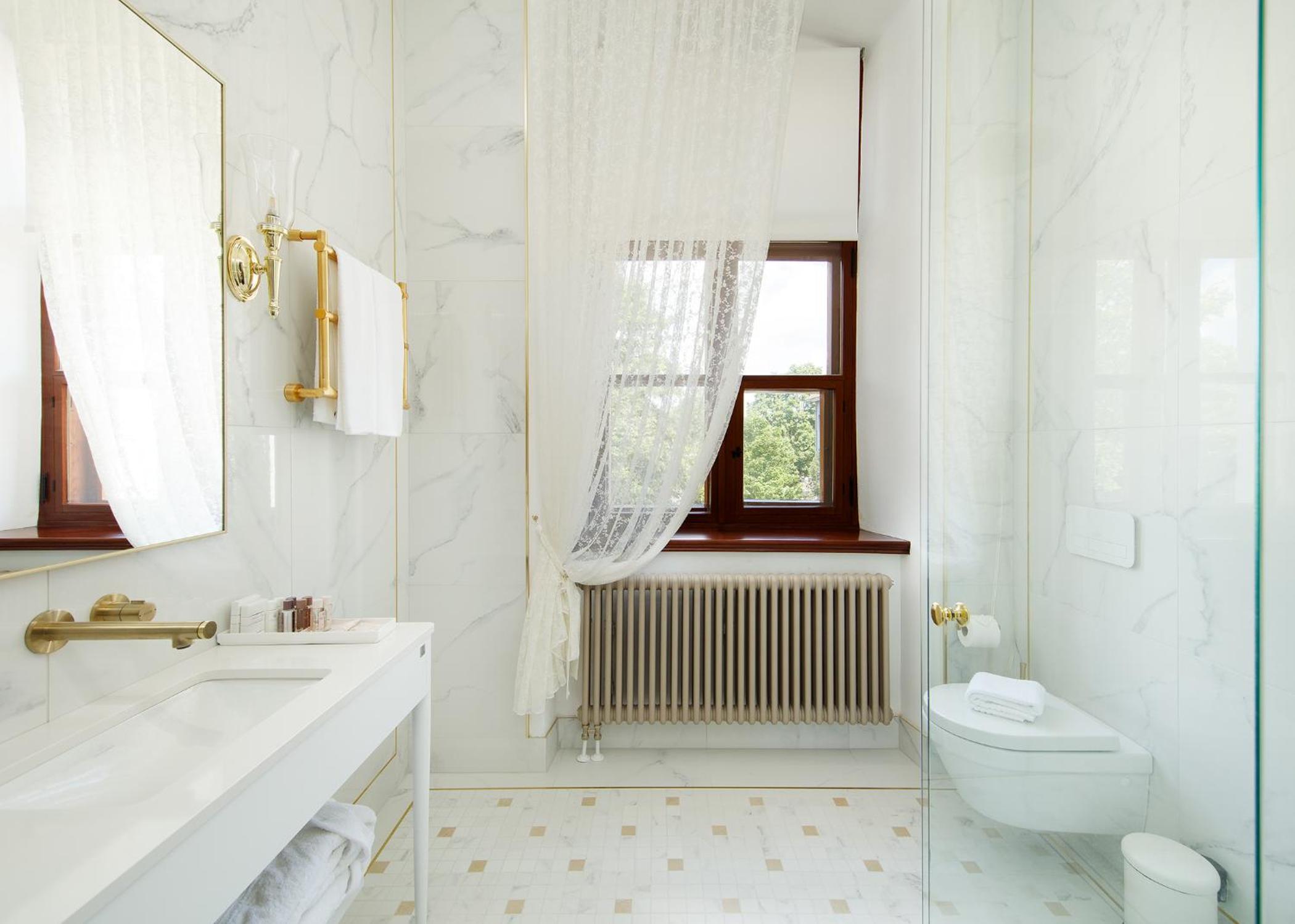 Deluxe Double or Twin Room with Spa Access - Photo 8