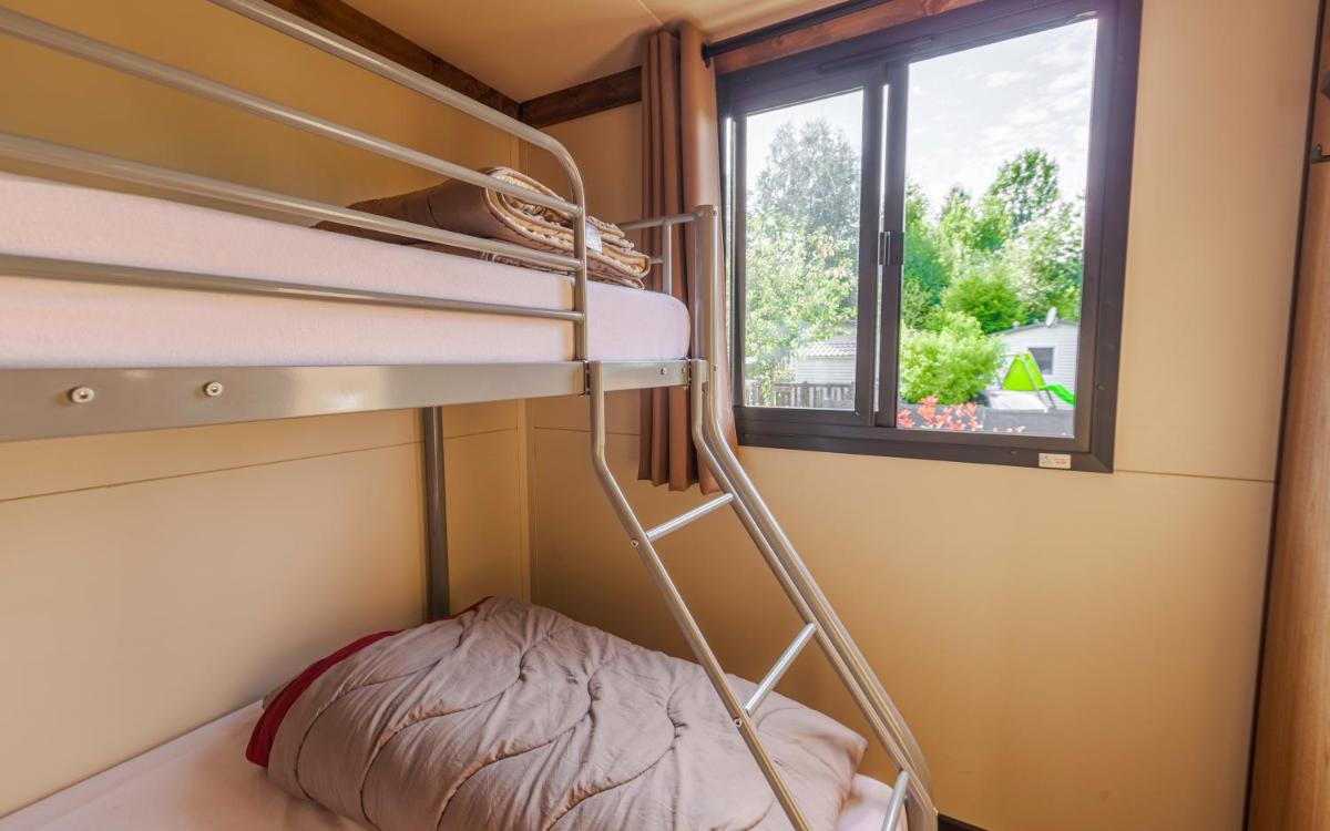 Two-Bedroom Chalet - Photo 8