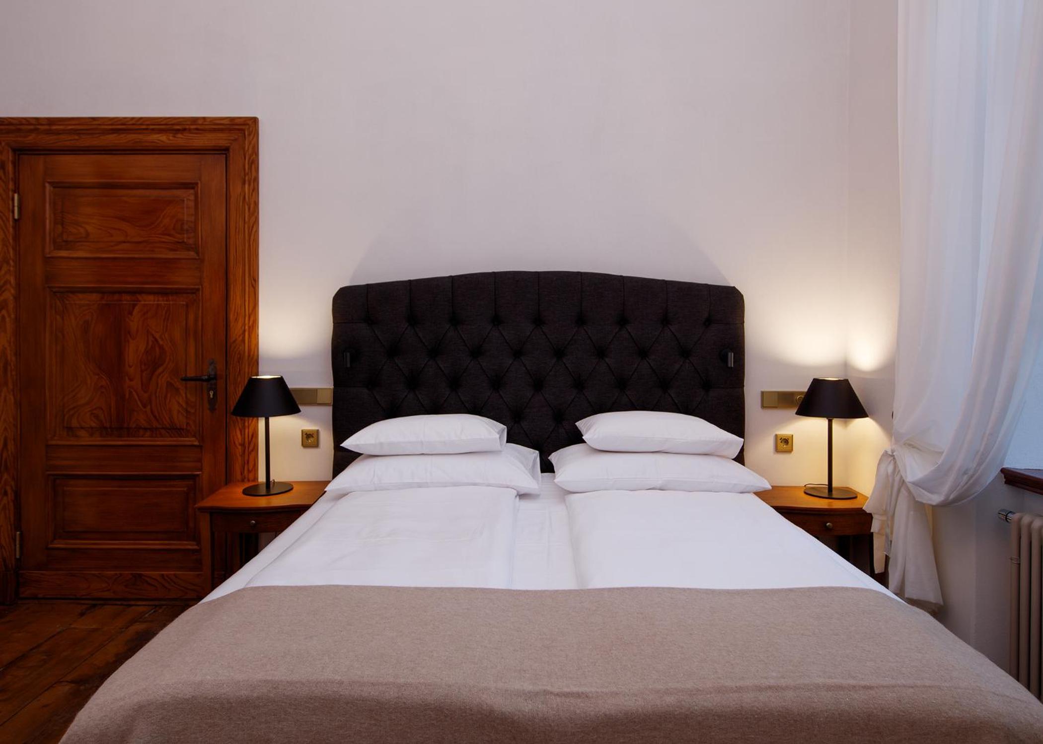 Junior Suite with Spa Access - Photo 18