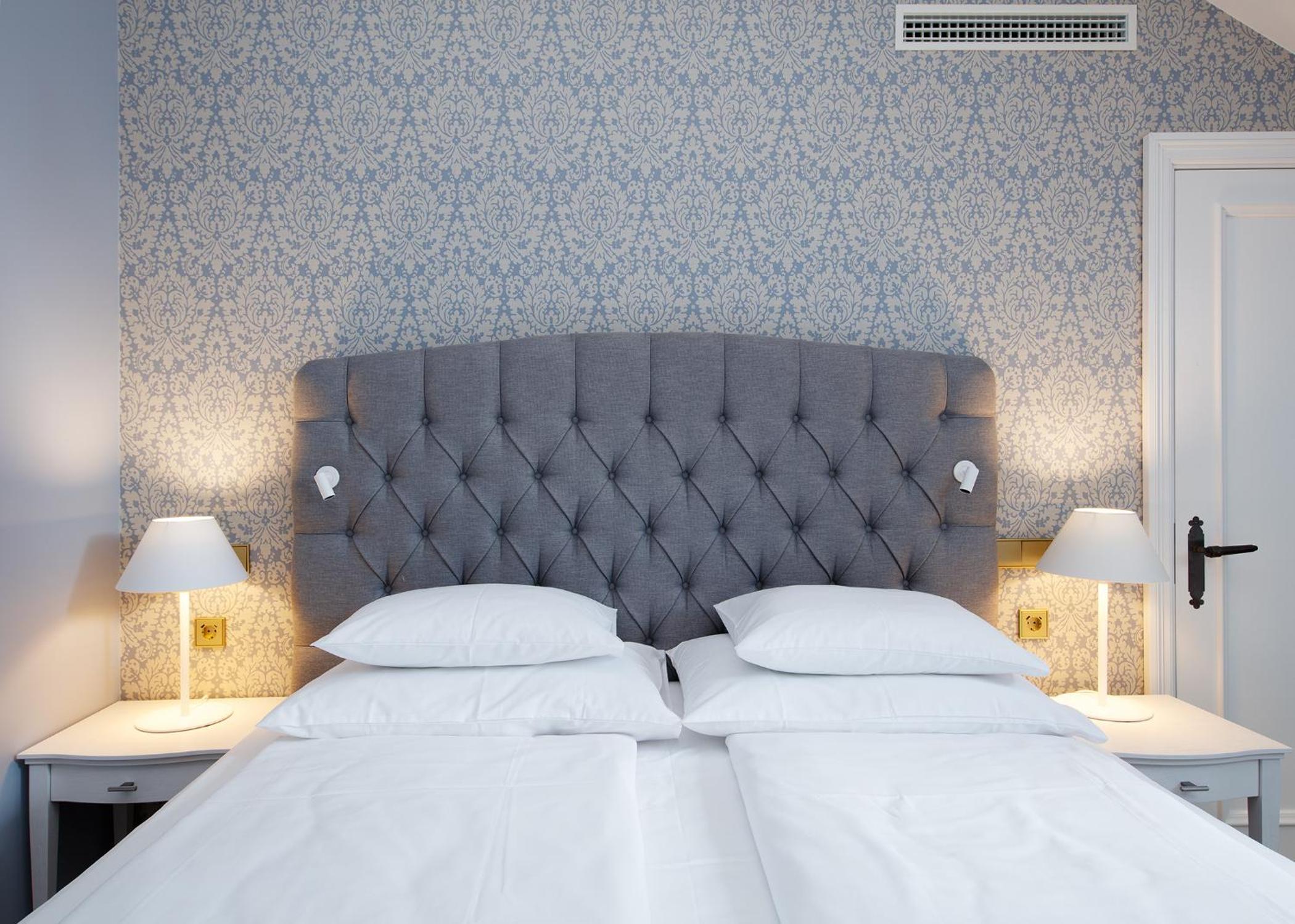 Junior Suite with Spa Access - Photo 14