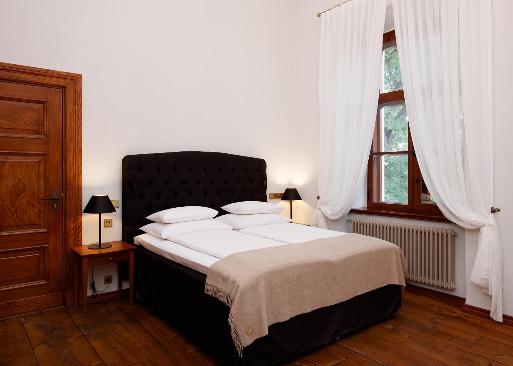 Junior Suite with Spa Access - Photo 17