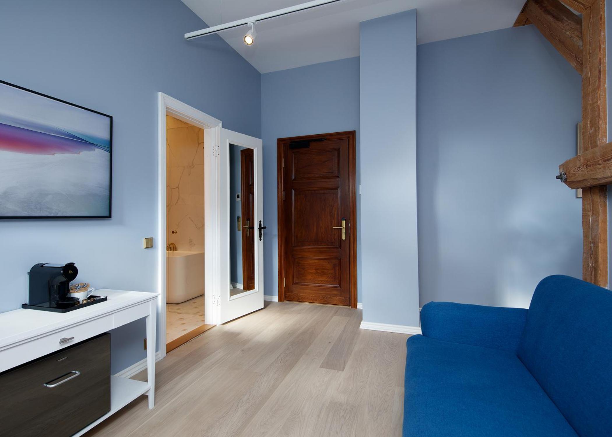 Junior Suite with Spa Access - Photo 24