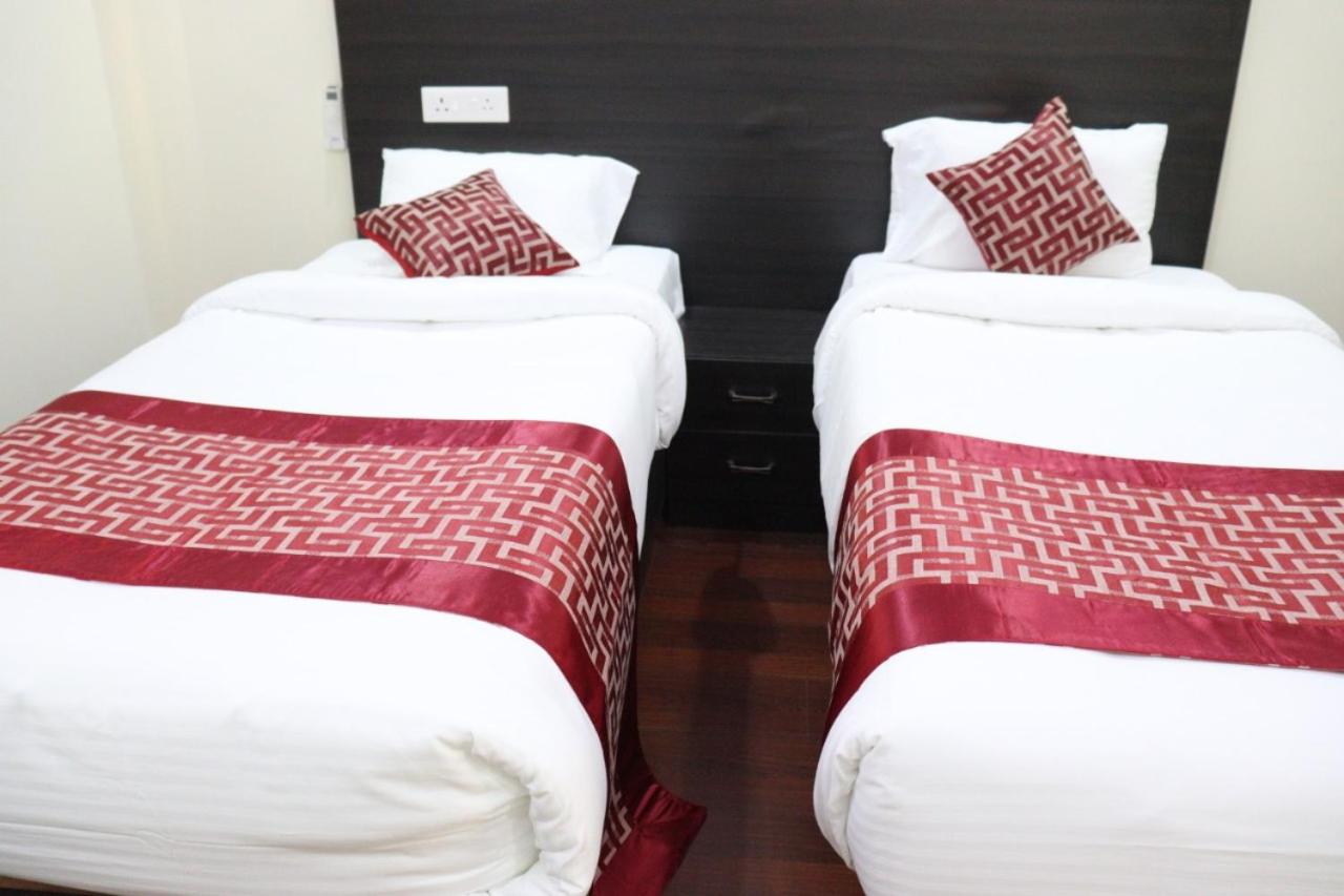 Twin Room - Photo 3