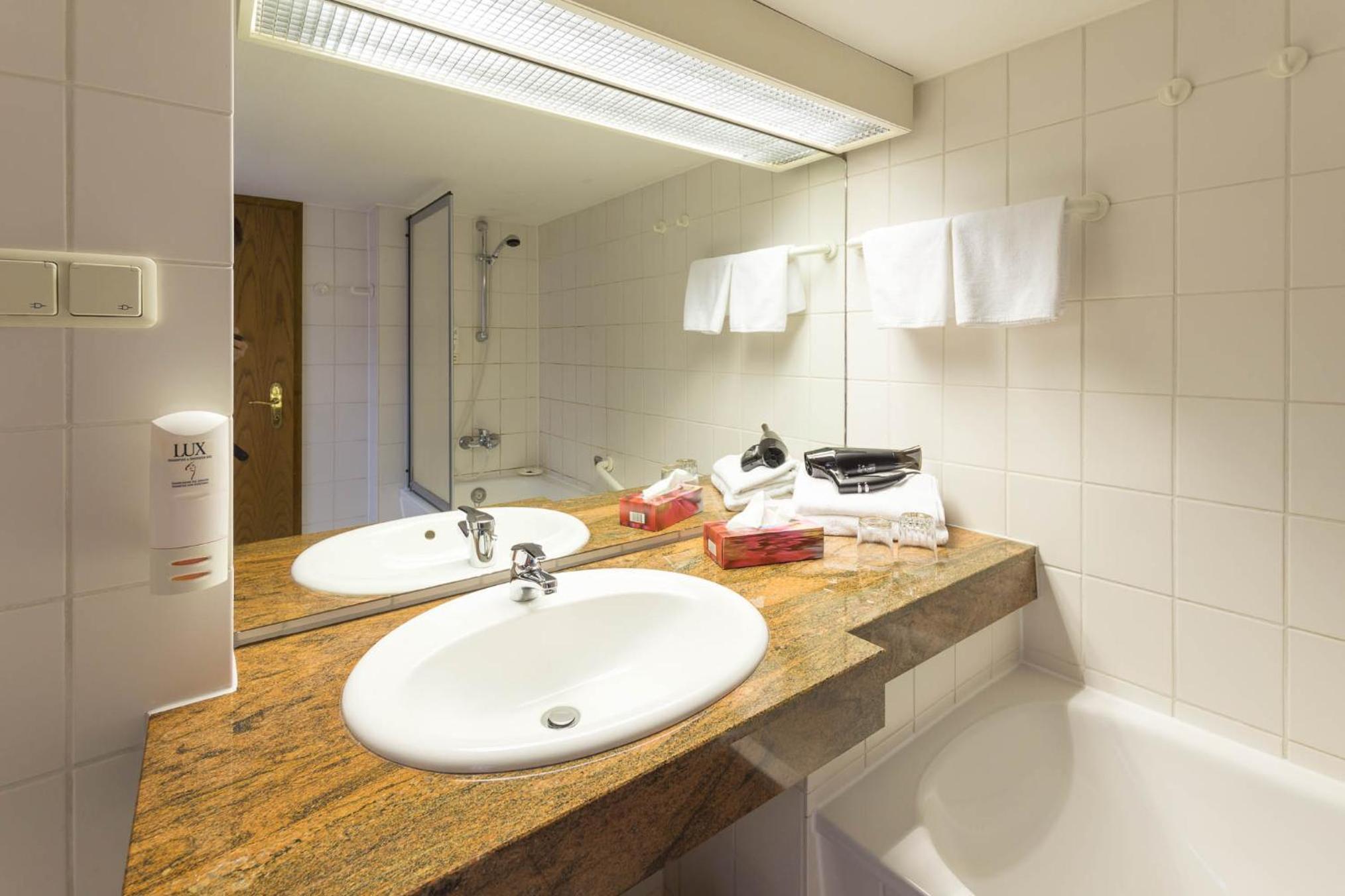 Double Room - Photo 2