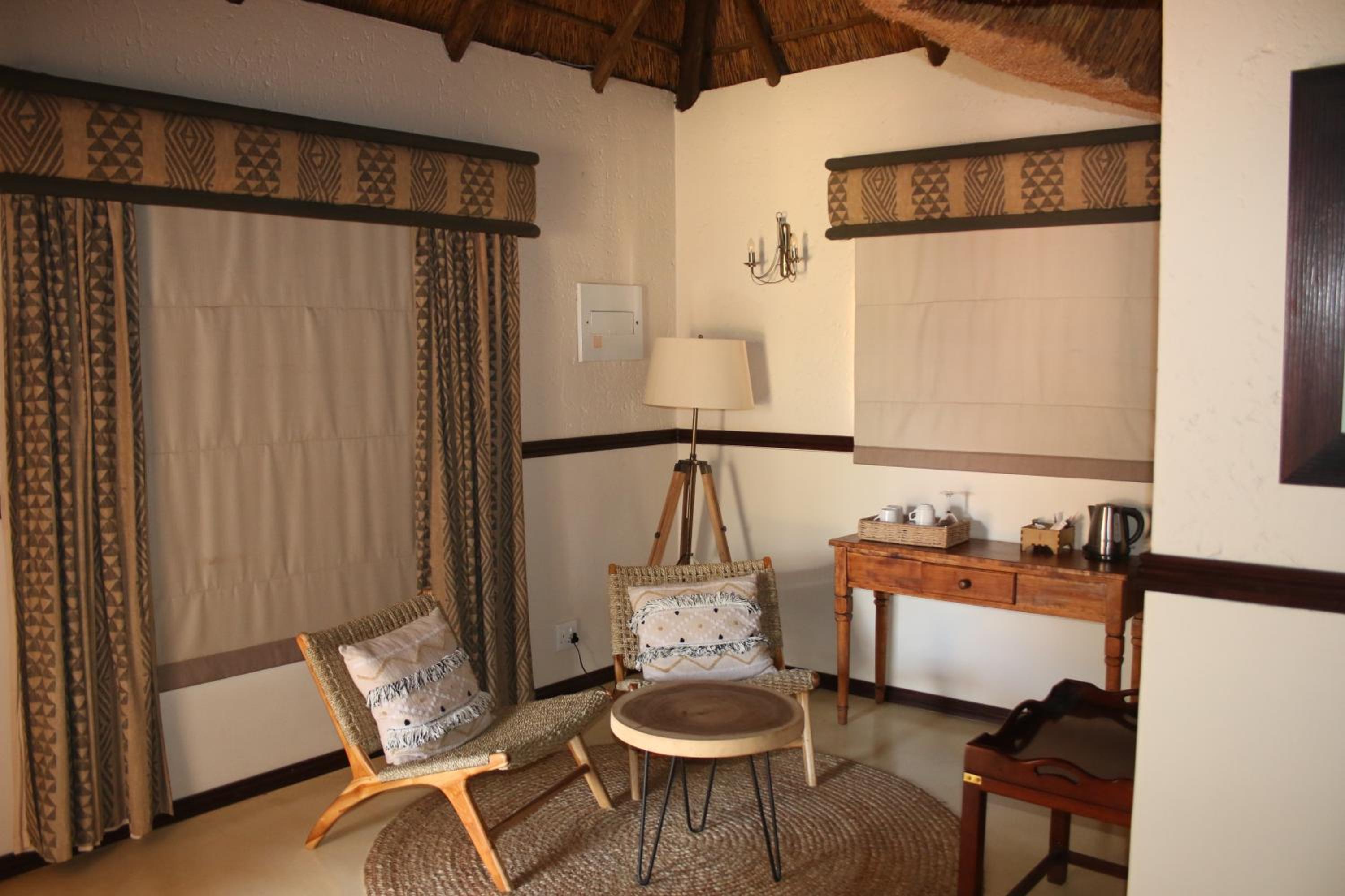 Standard King Room - Mountain Lodge - Photo 5