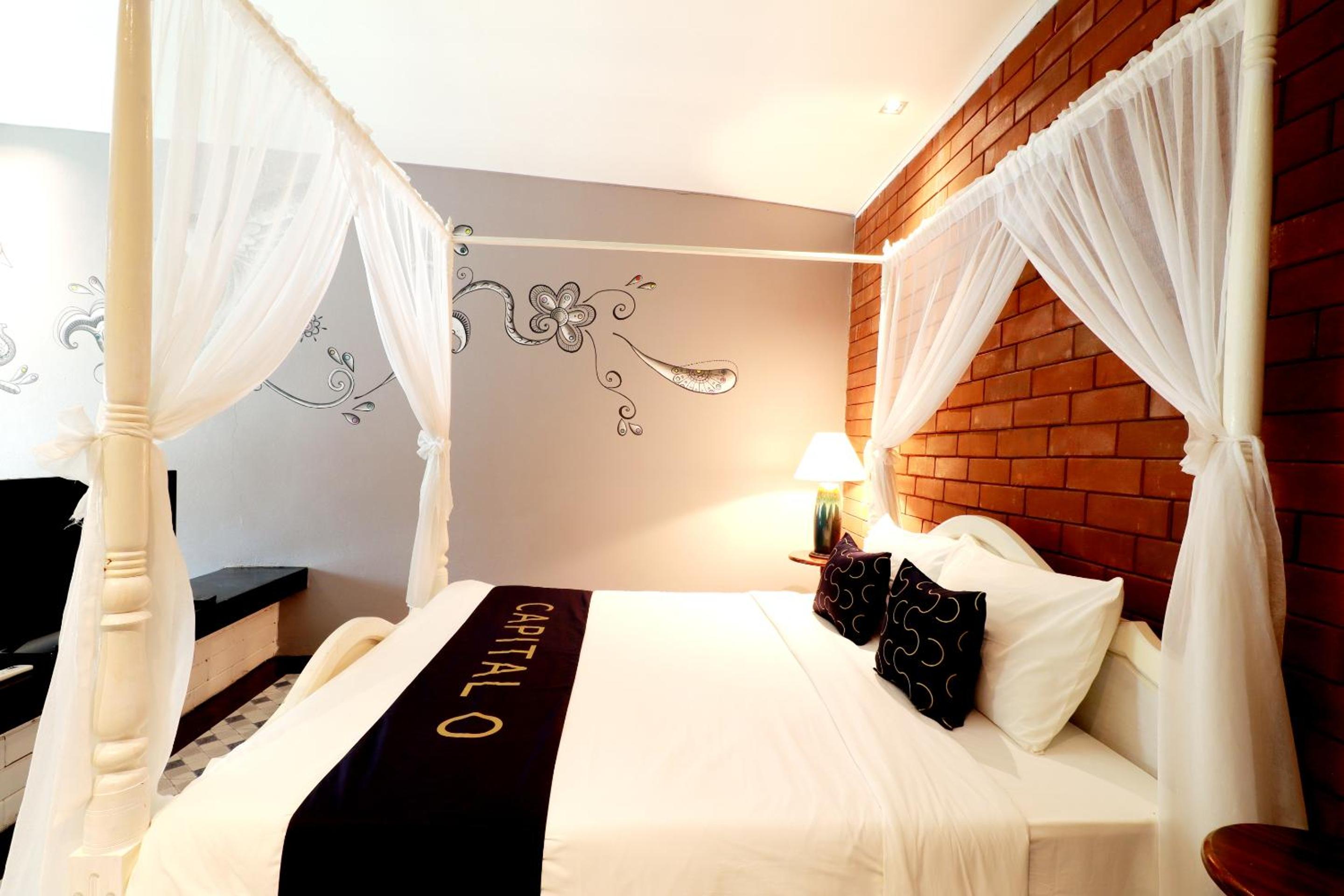 Double Room with Pool View