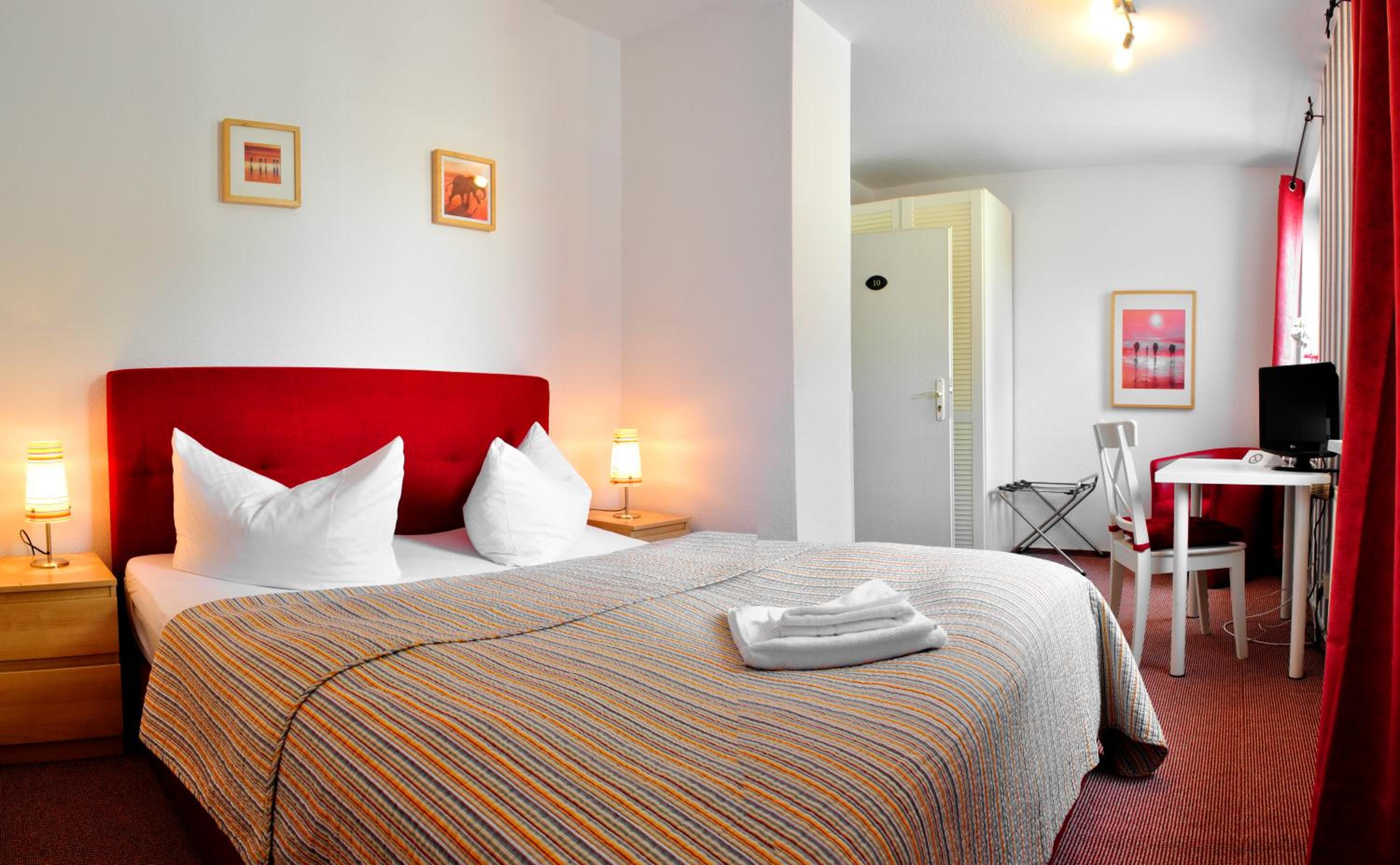 Double Room - Photo 11