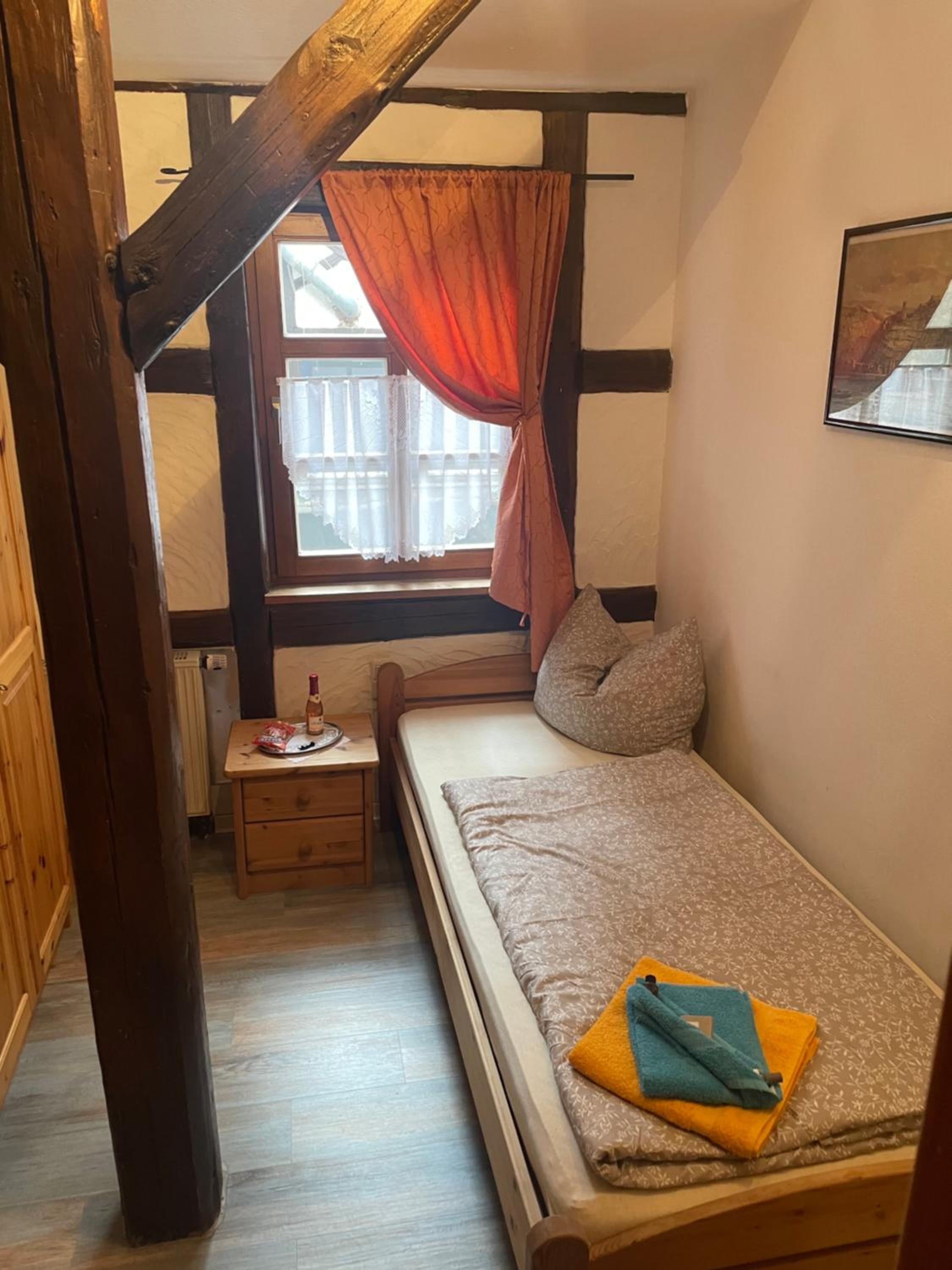 Single Room photo 3