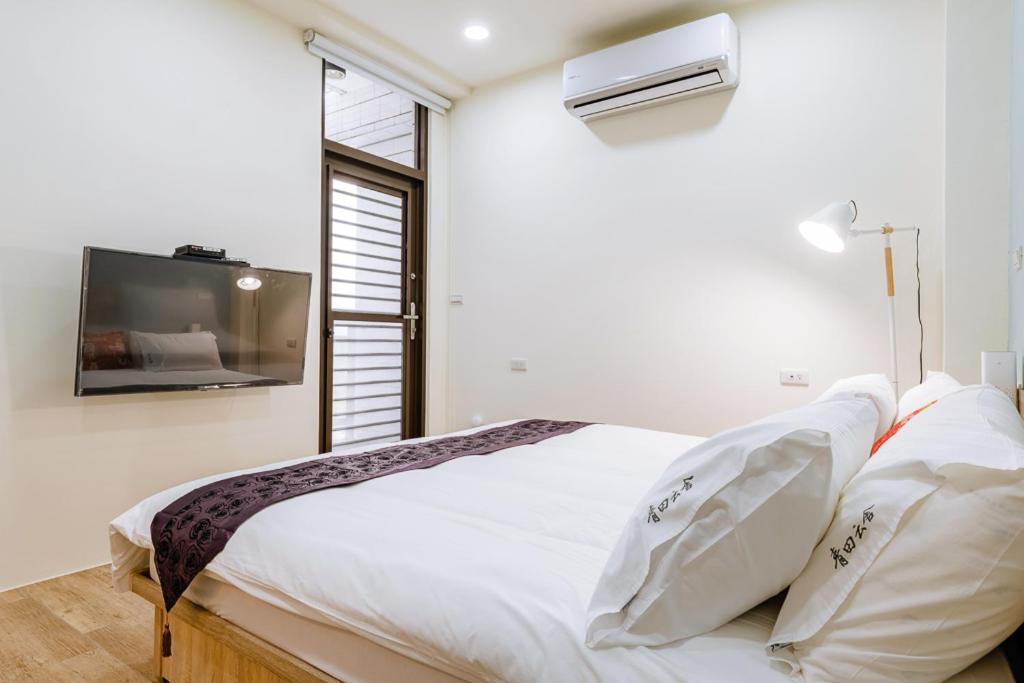 Deluxe Double Room with Balcony photo 2