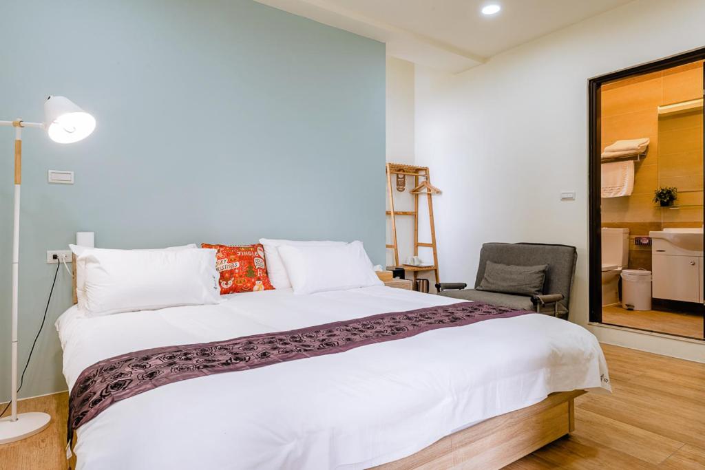 Deluxe Double Room with Balcony photo 1
