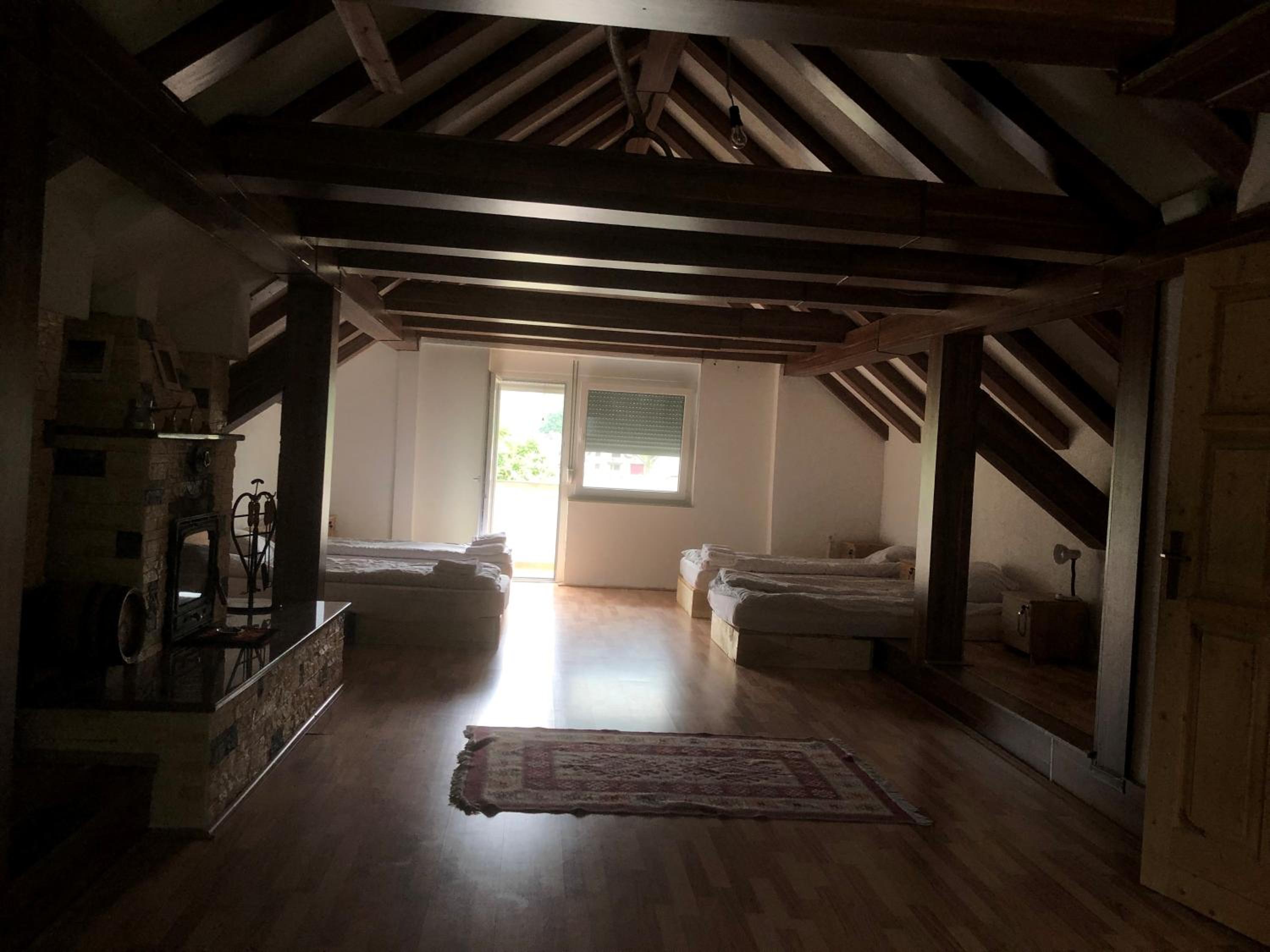 Apartment with Mountain View photo 3