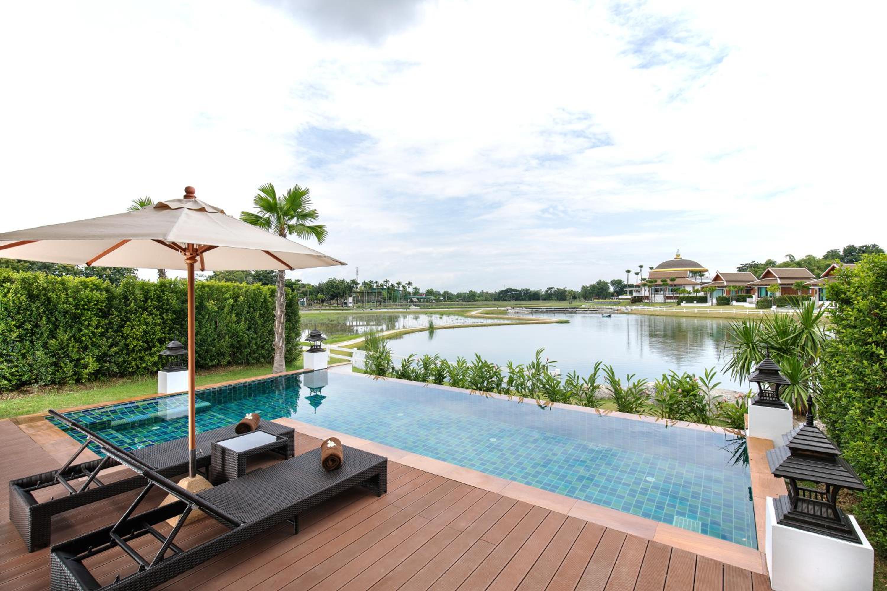 Villa with Private Pool - Photo 4