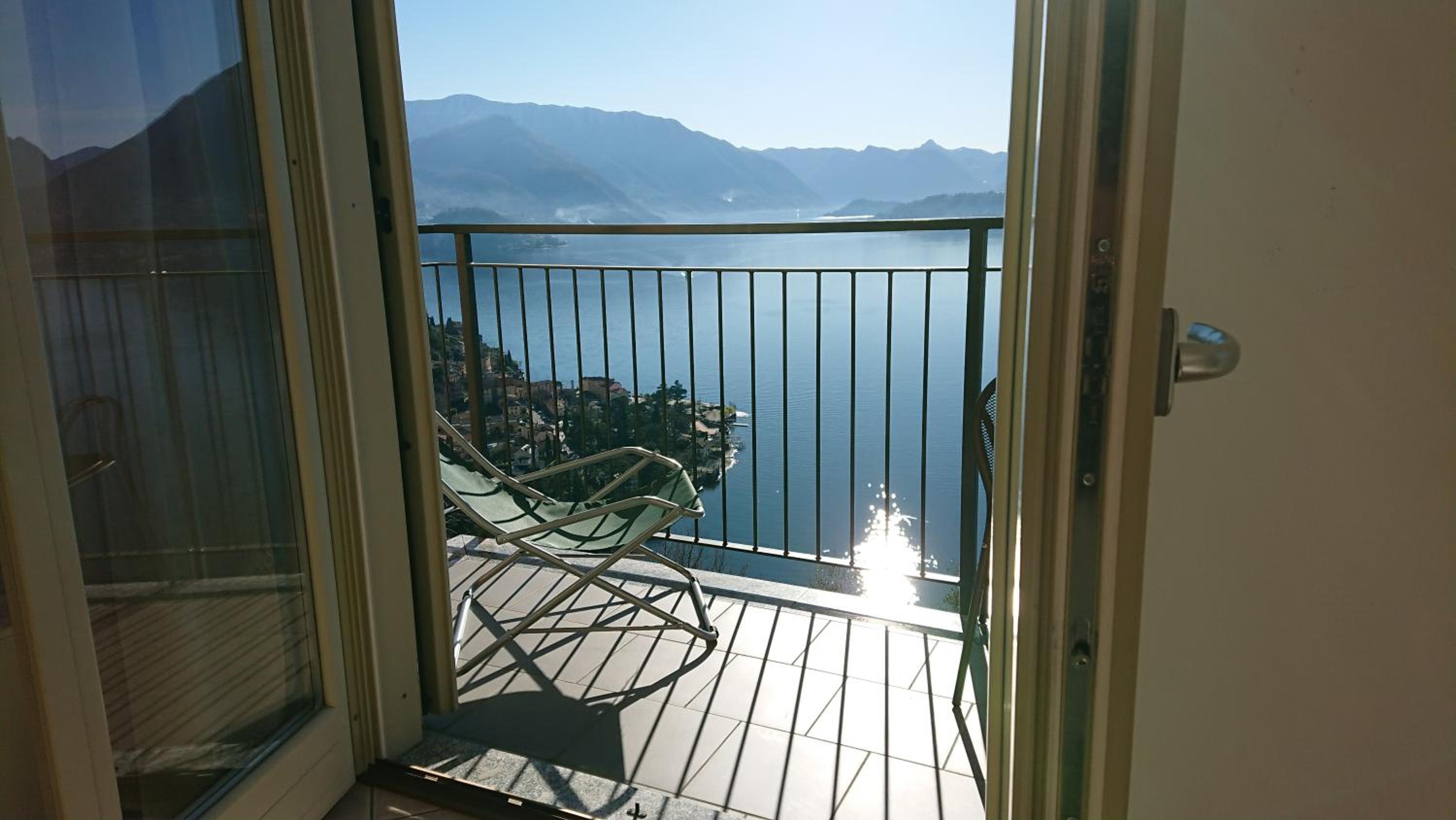 Apartment with Lake View photo 2