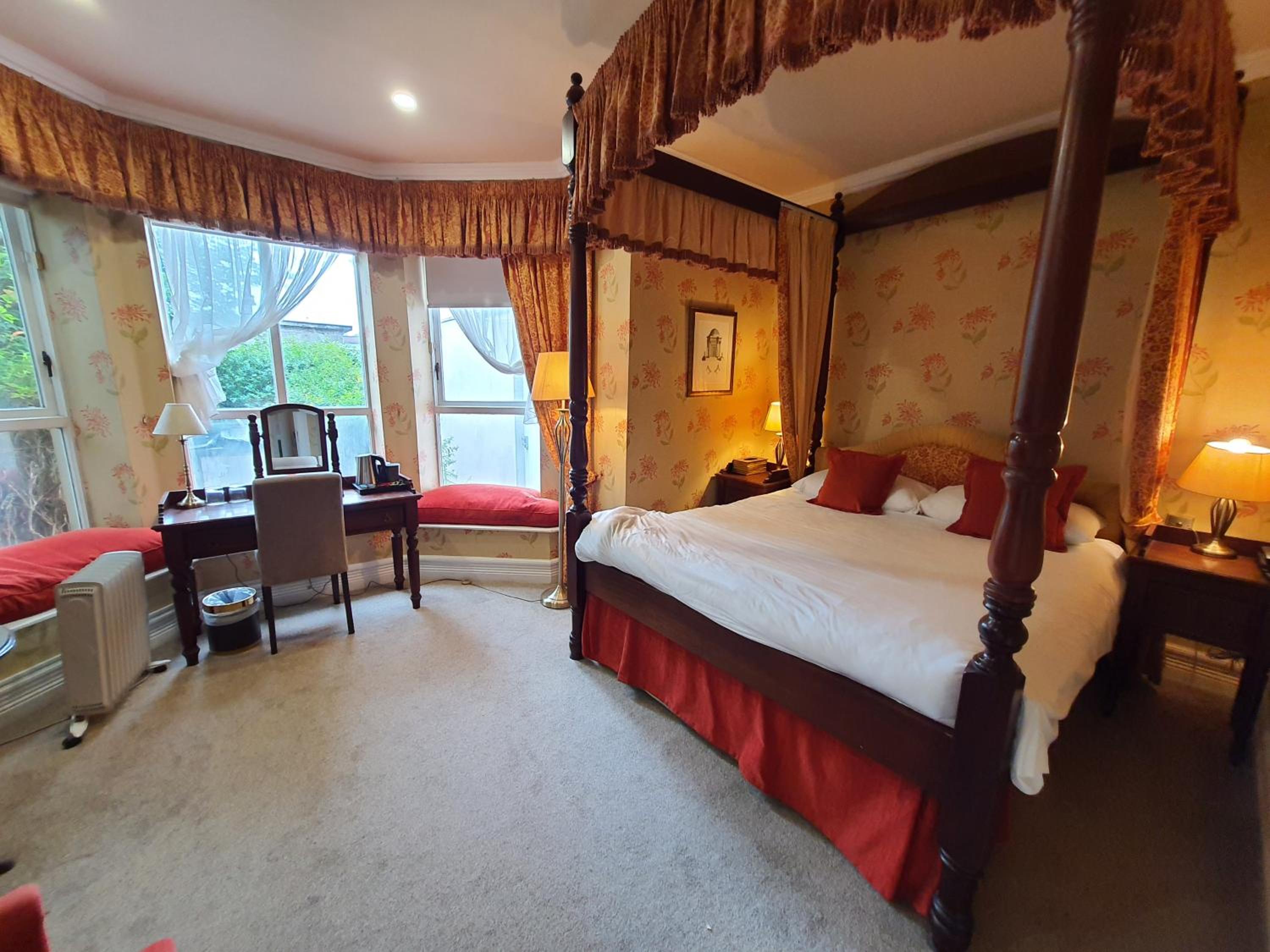 Superior King Room