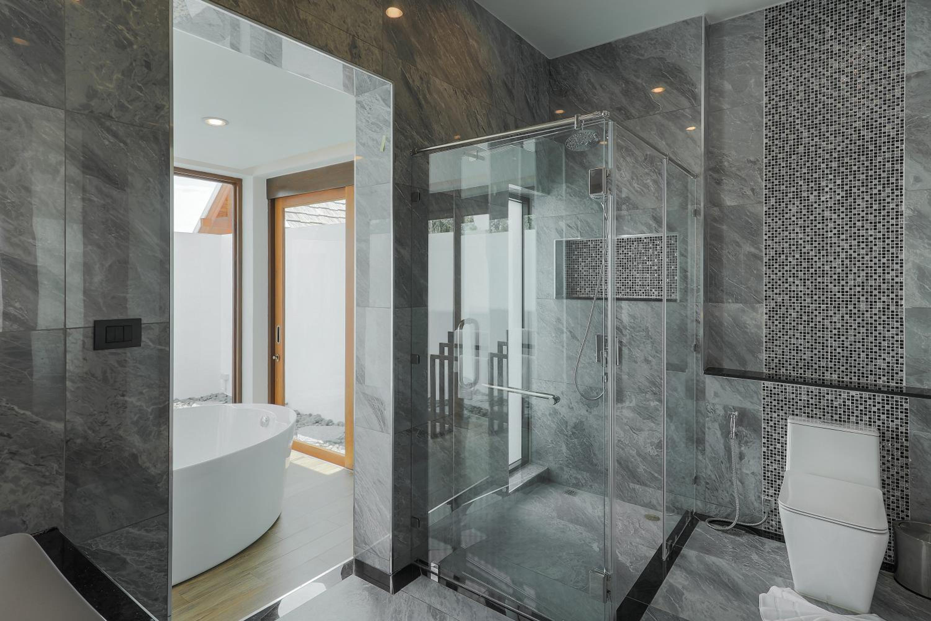 Villa with Private Pool - Photo 7