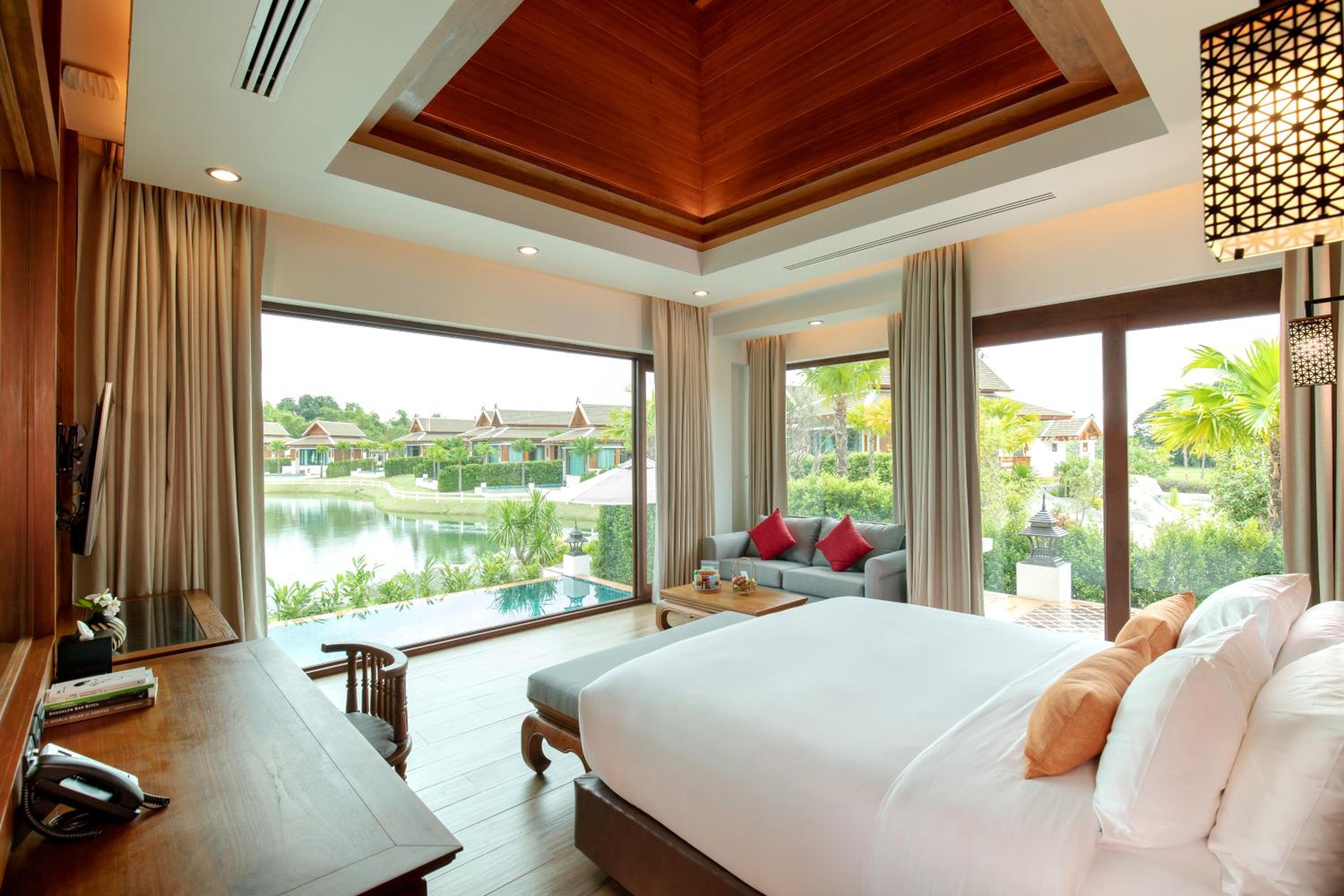 Villa with Private Pool - Photo 1