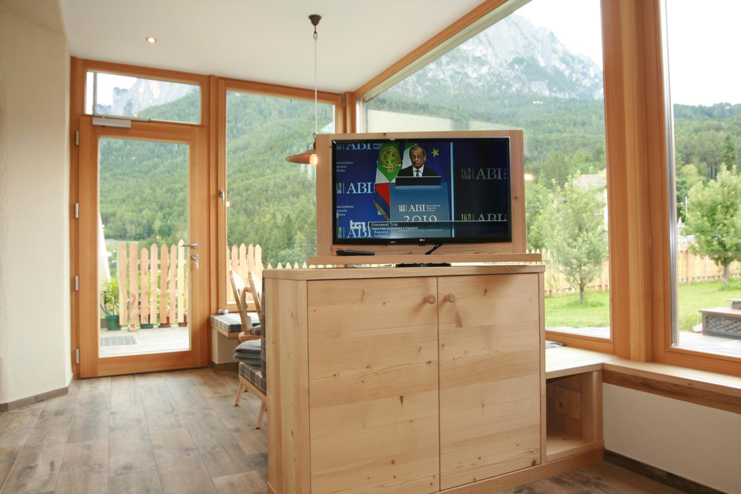 Apartment With Mountain View