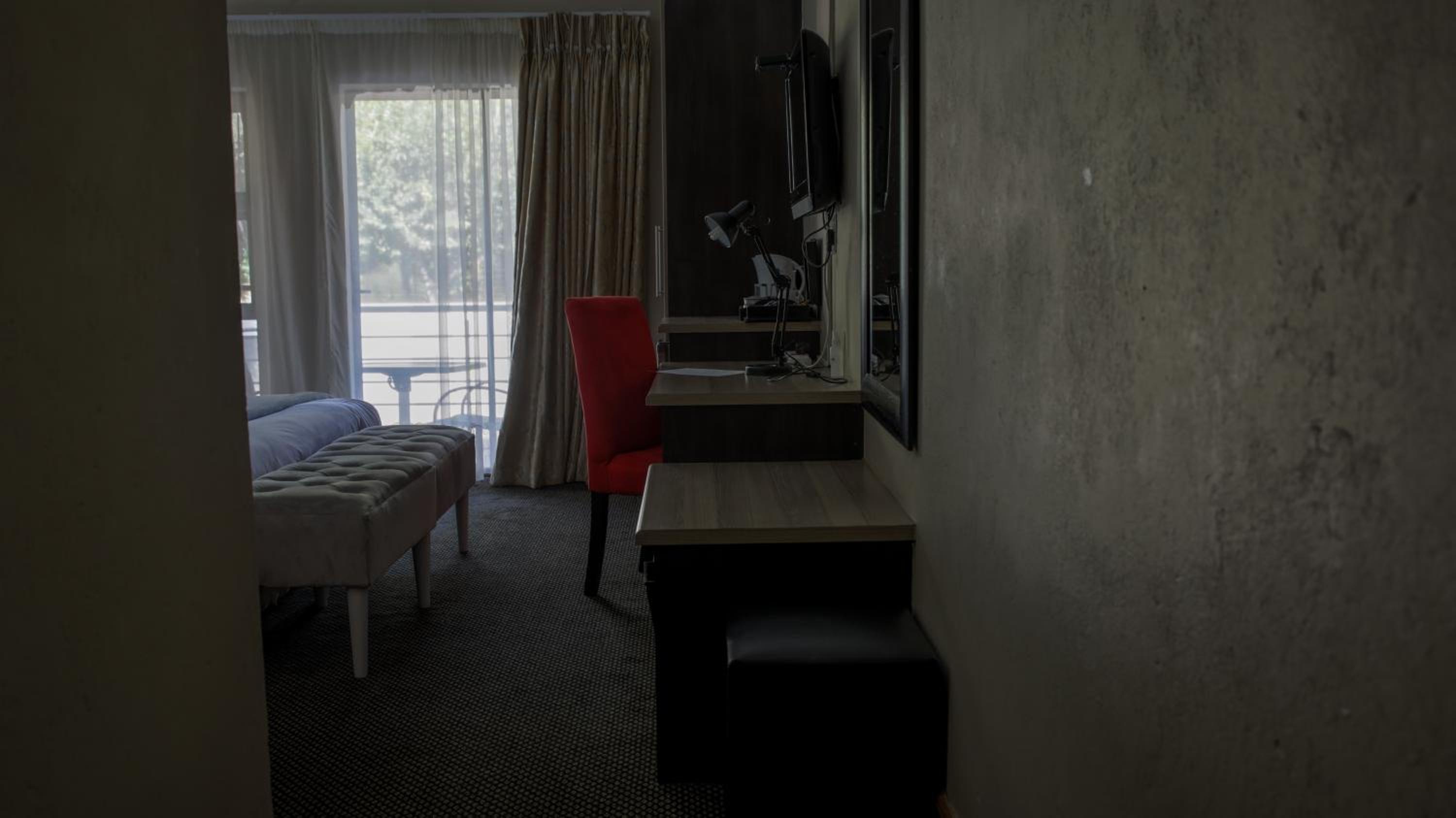 Standard Double or Twin Room - Photo 3