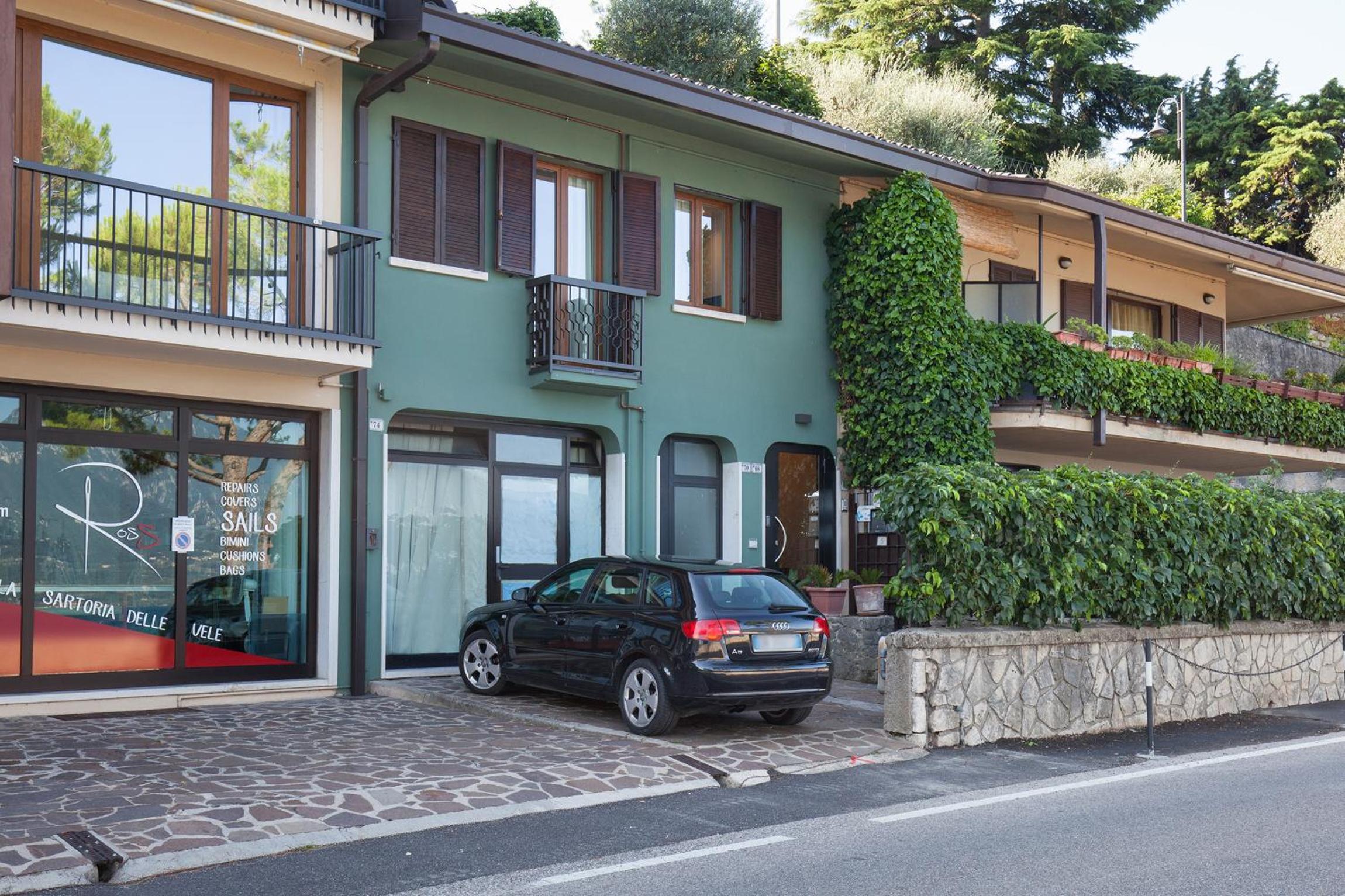 Apartment with Lake View photo 3