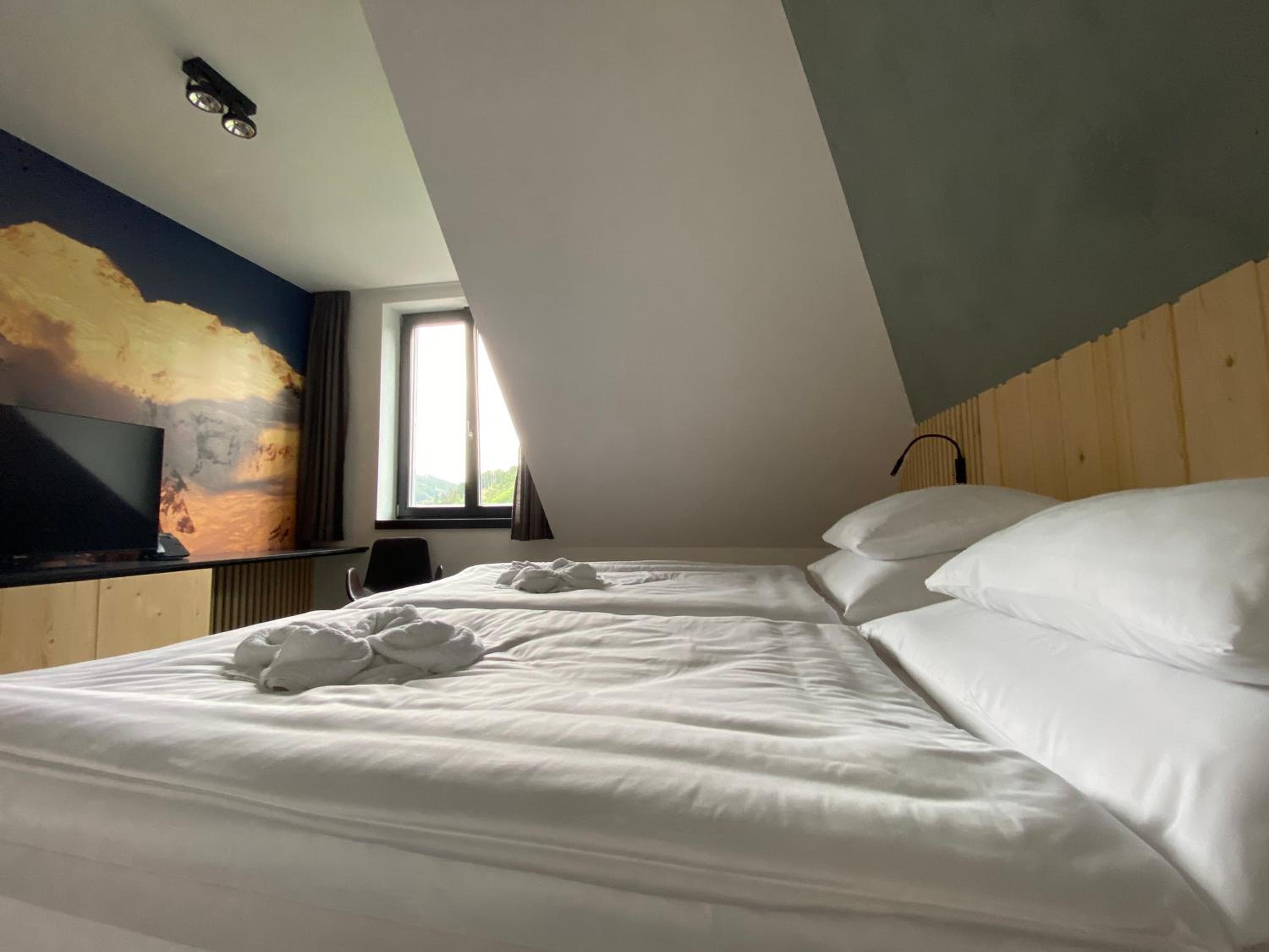 Deluxe Double Room with Bath photo 1