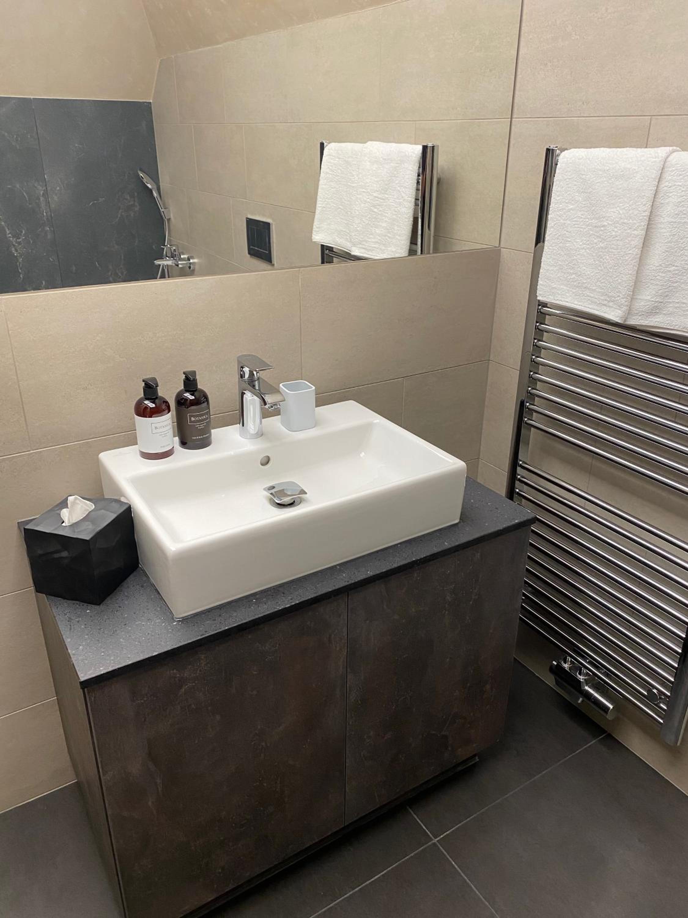 Deluxe Double Room with Bath photo 2