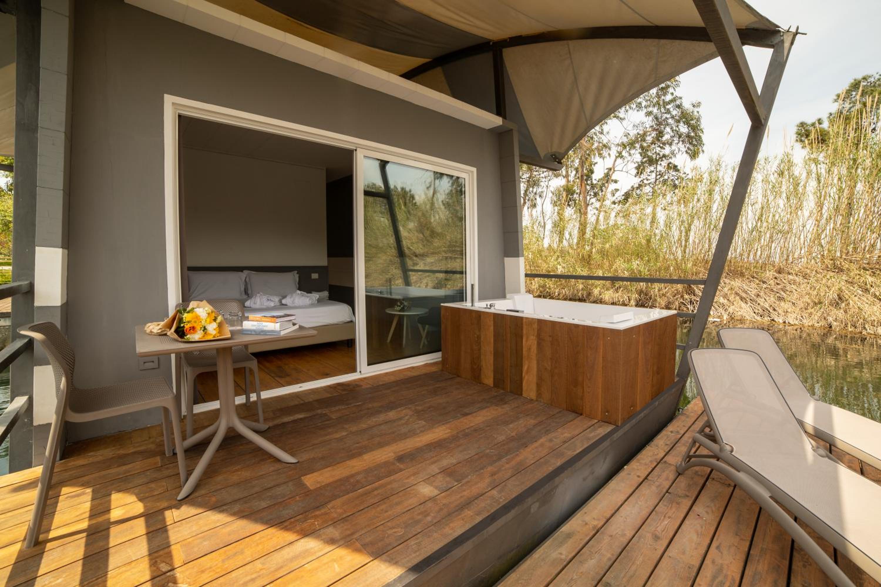 Exclusive Floating Lodge photo 2