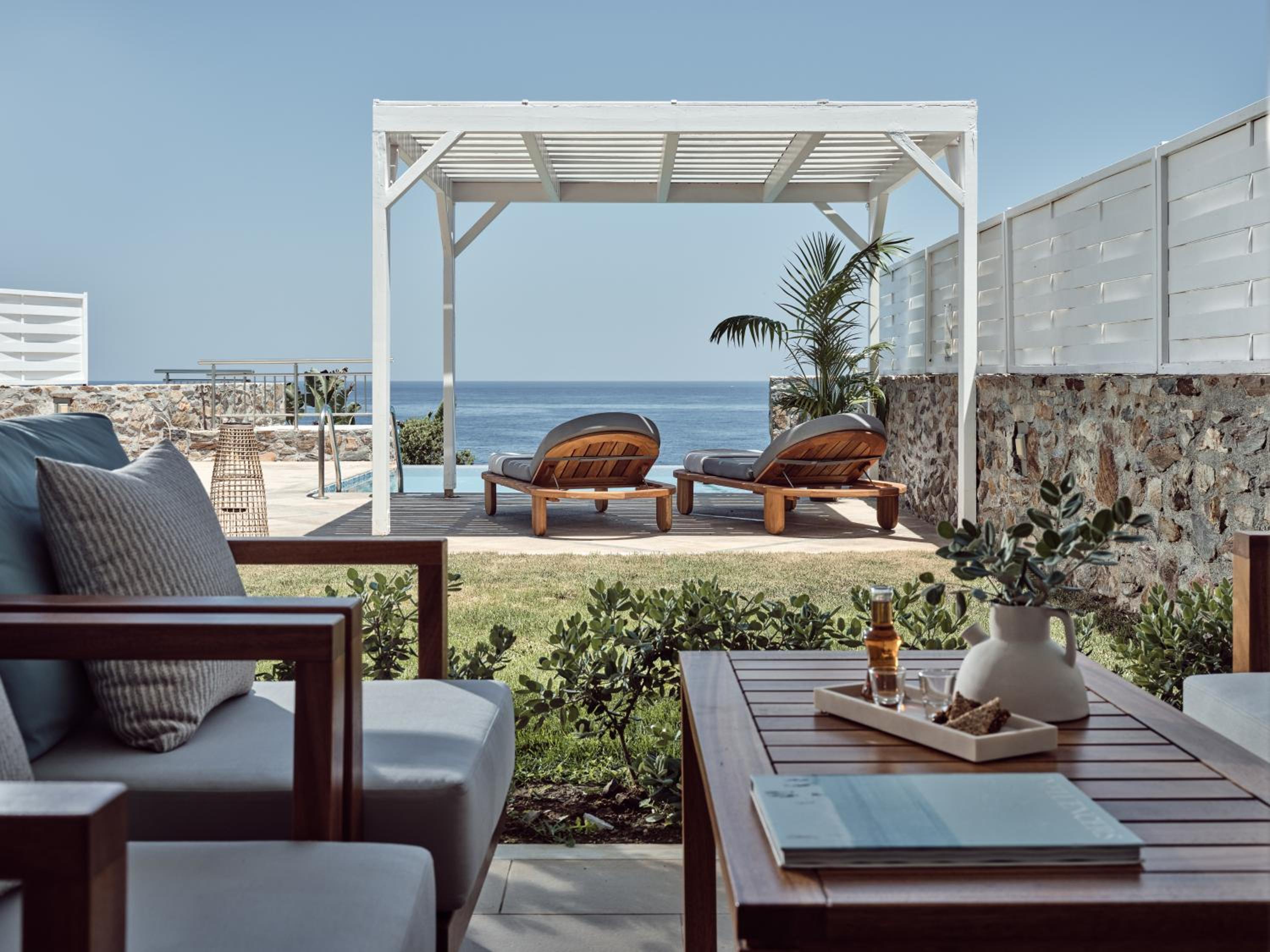 Luxury Suite Sea Front with Private Pool  - Photo 11