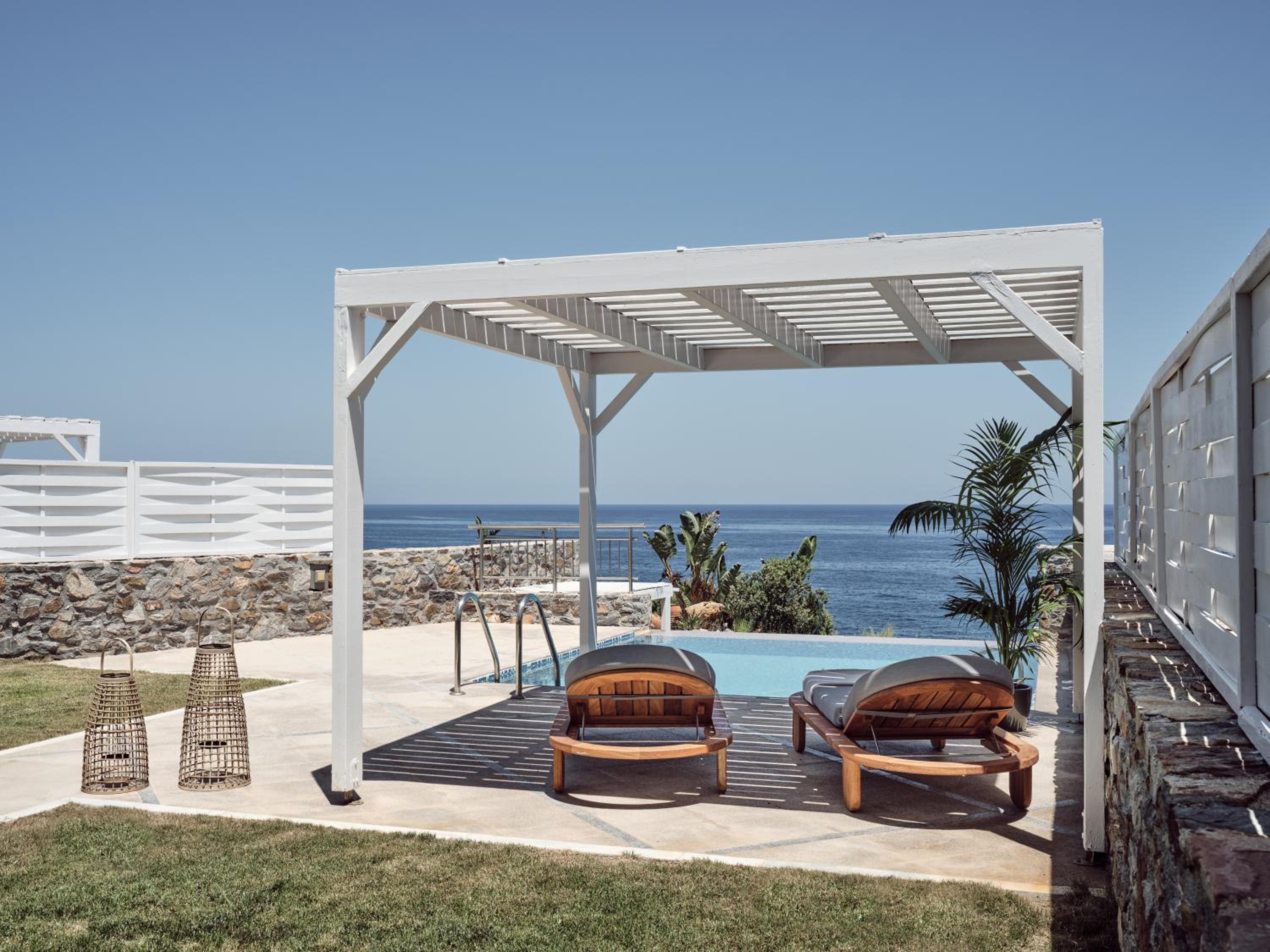 Luxury Suite Sea Front with Private Pool  - Photo 3