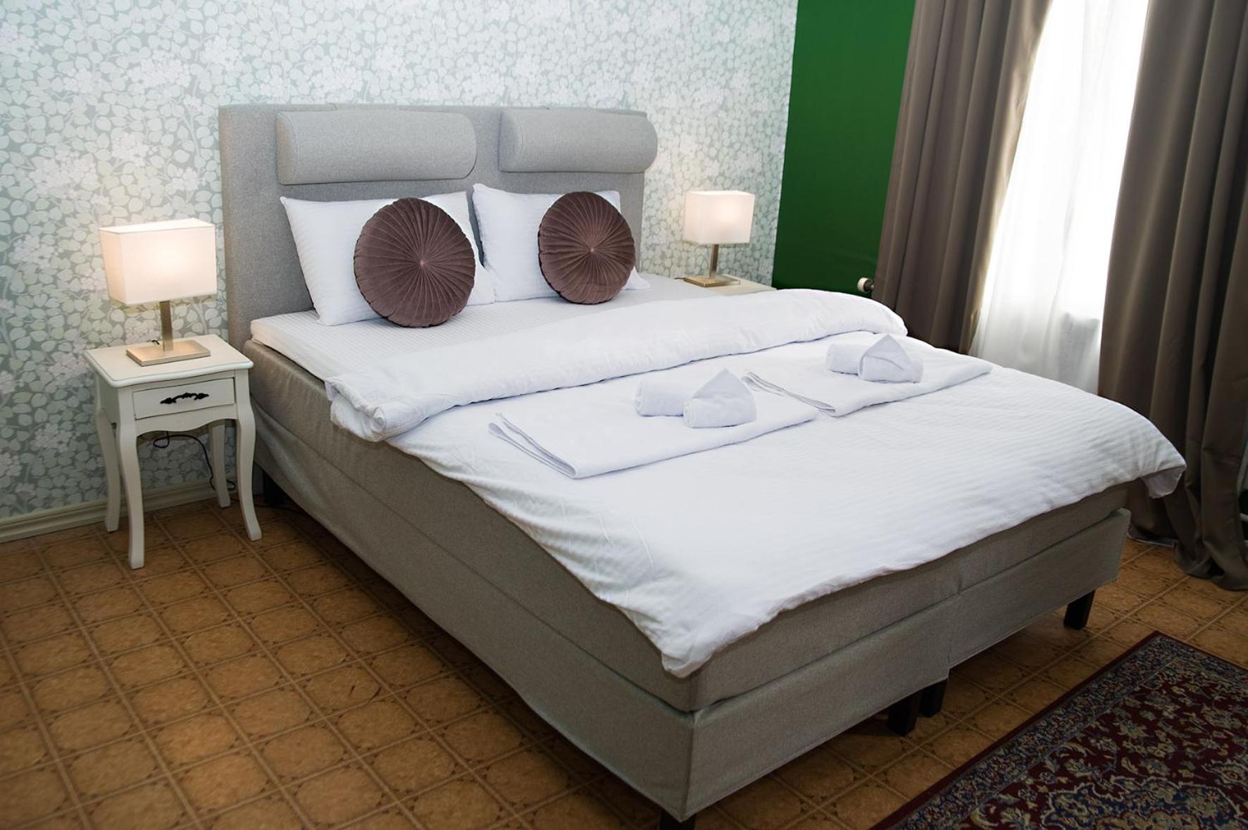 Deluxe Double Room - Photo 9