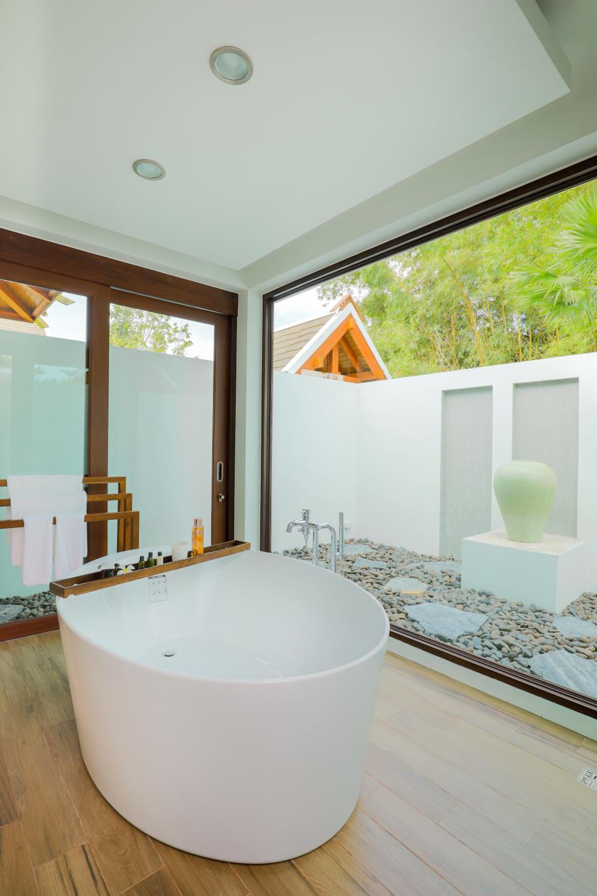 Villa with Private Pool - Photo 6
