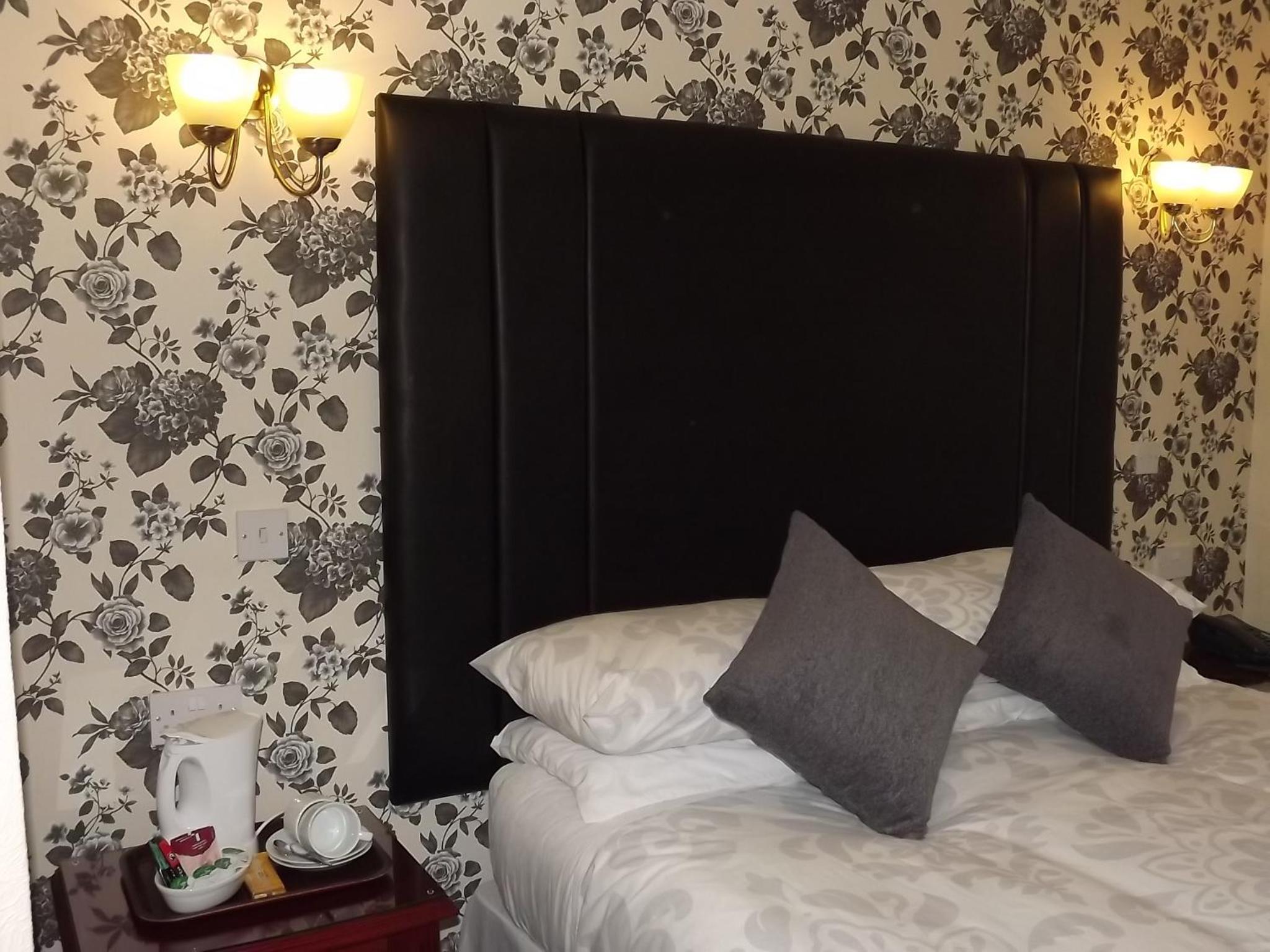 Deluxe Double Room with Shower photo 3