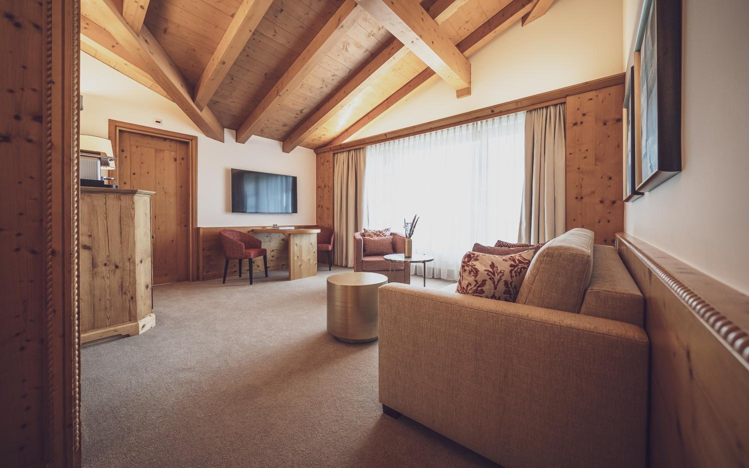 Senior Suite - Photo 4