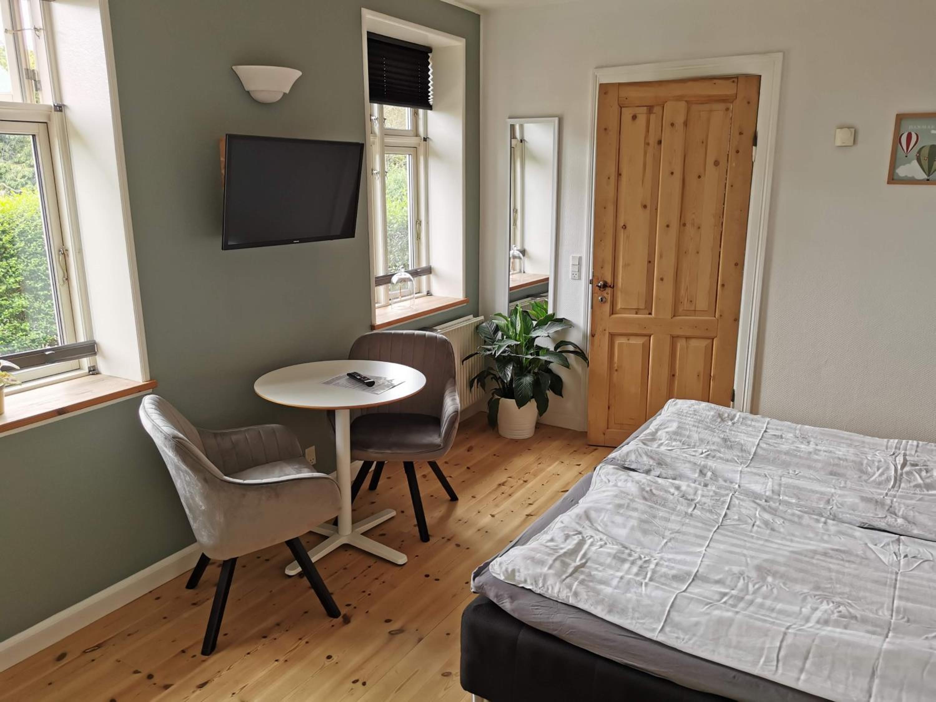 Deluxe Double or Twin Room - Photo 5