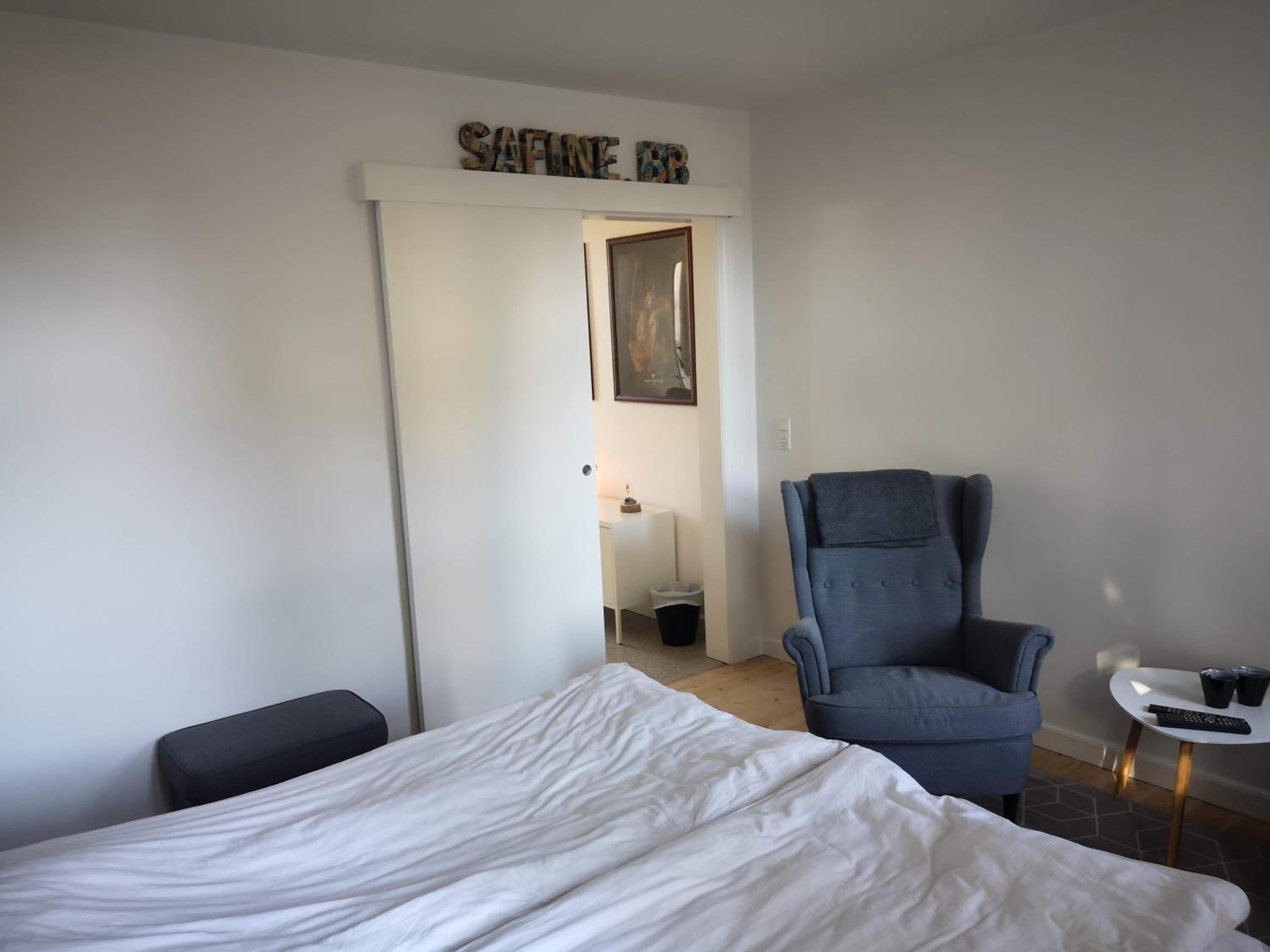 Double Room with Private Bathroom - Photo 8