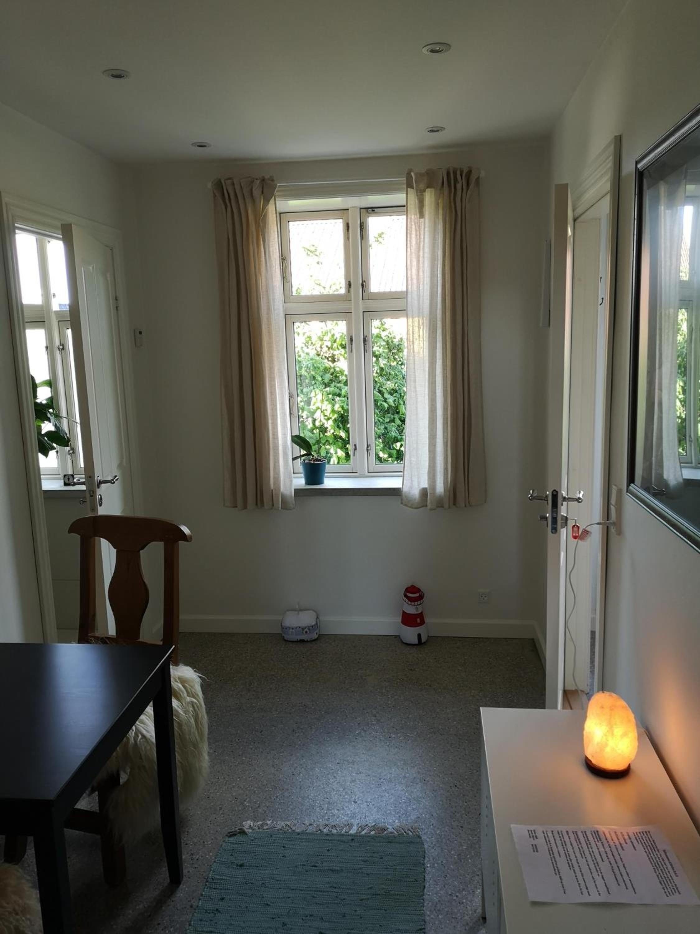 Double Room with Private Bathroom - Photo 2