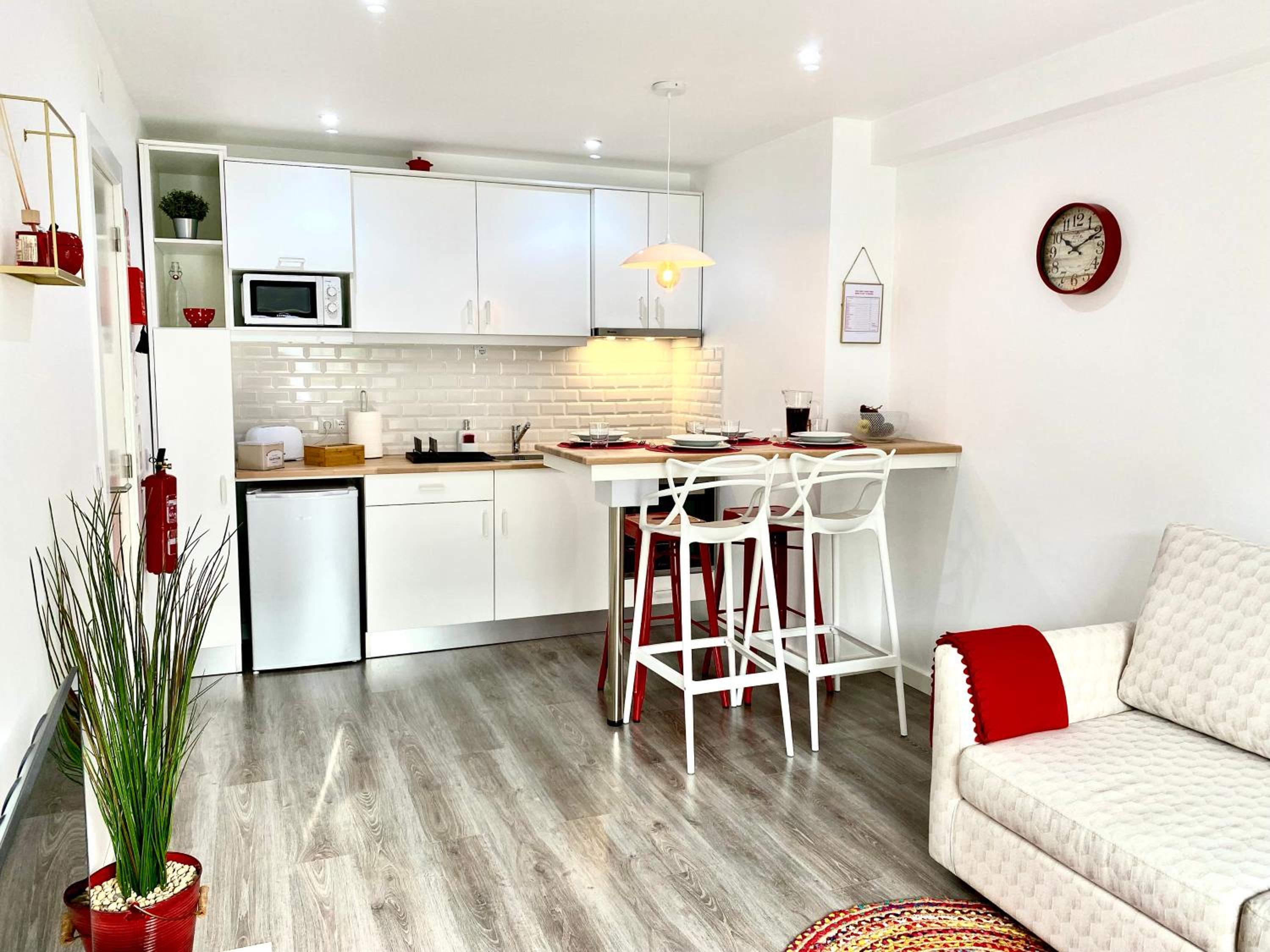 One-Bedroom Apartment - Photo 20