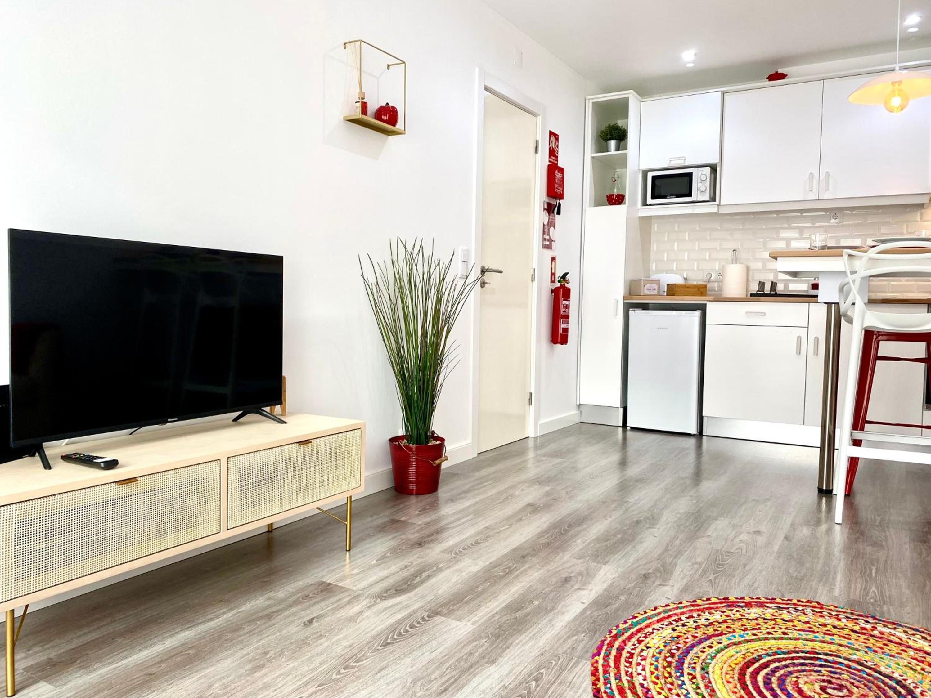 One-Bedroom Apartment - Photo 19
