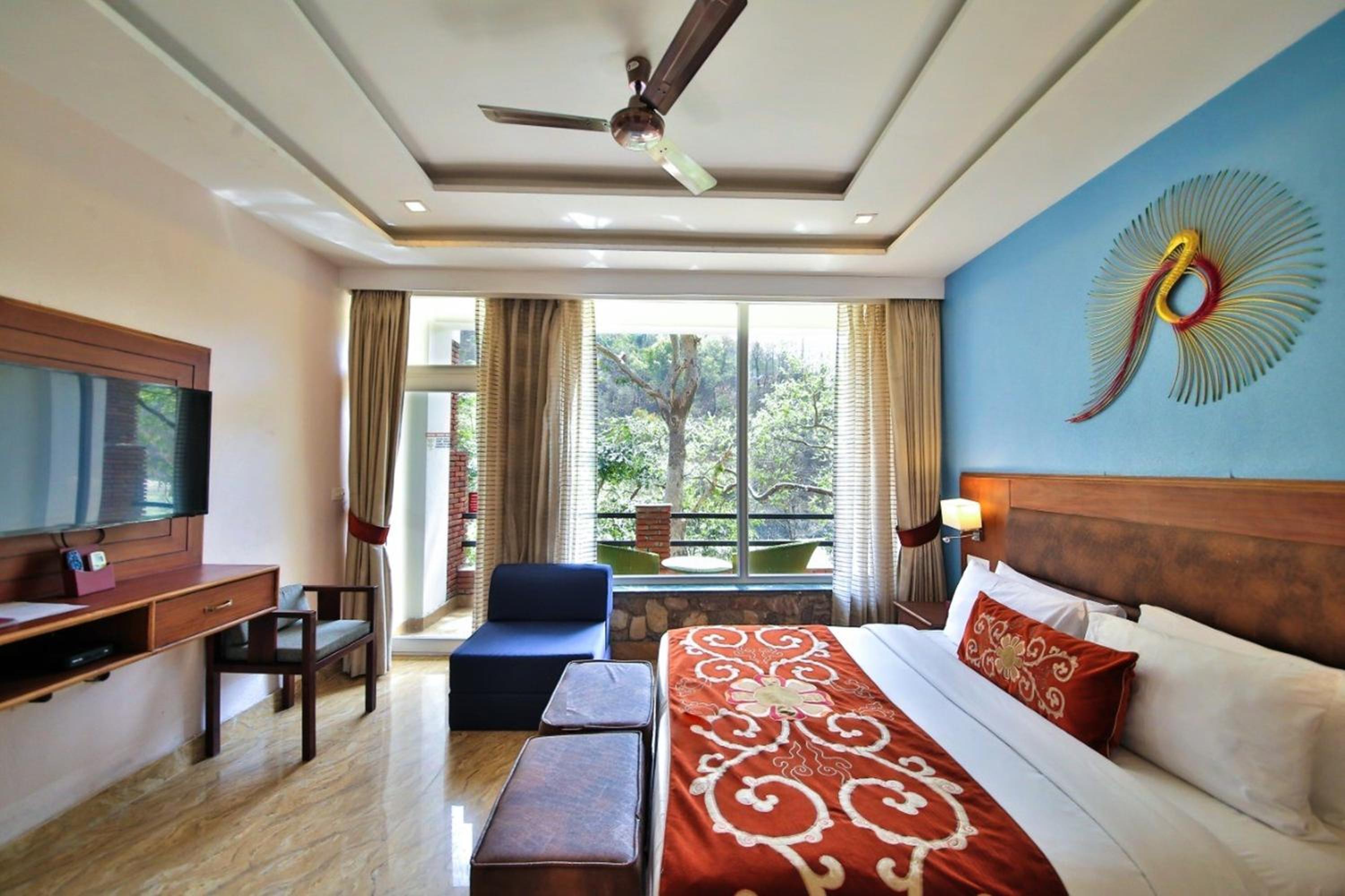 Deluxe Ganges View Room with Private Balcony - Photo 5