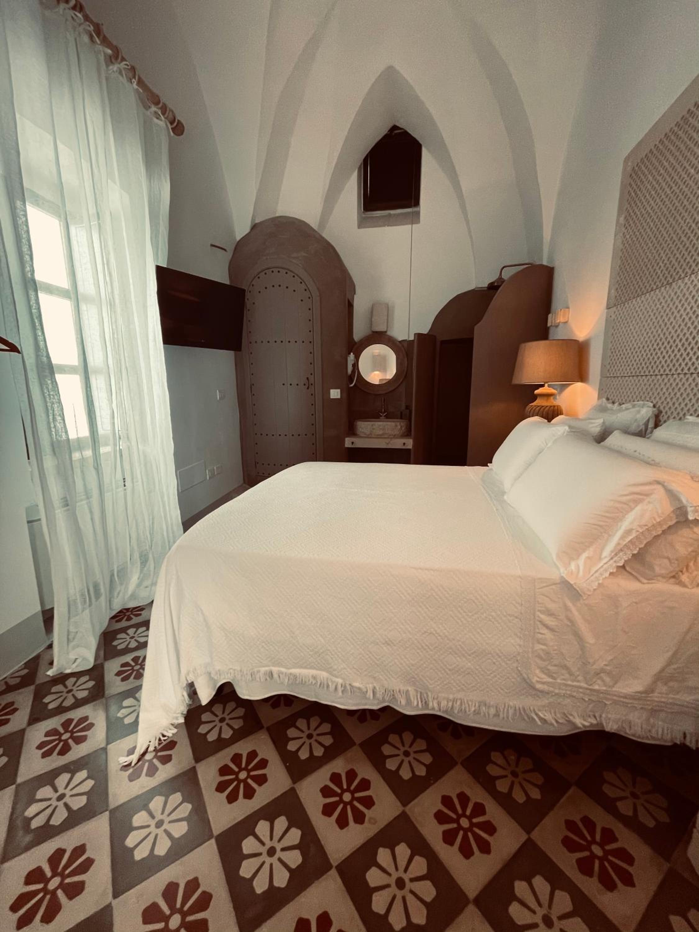 Deluxe Room - Photo 2
